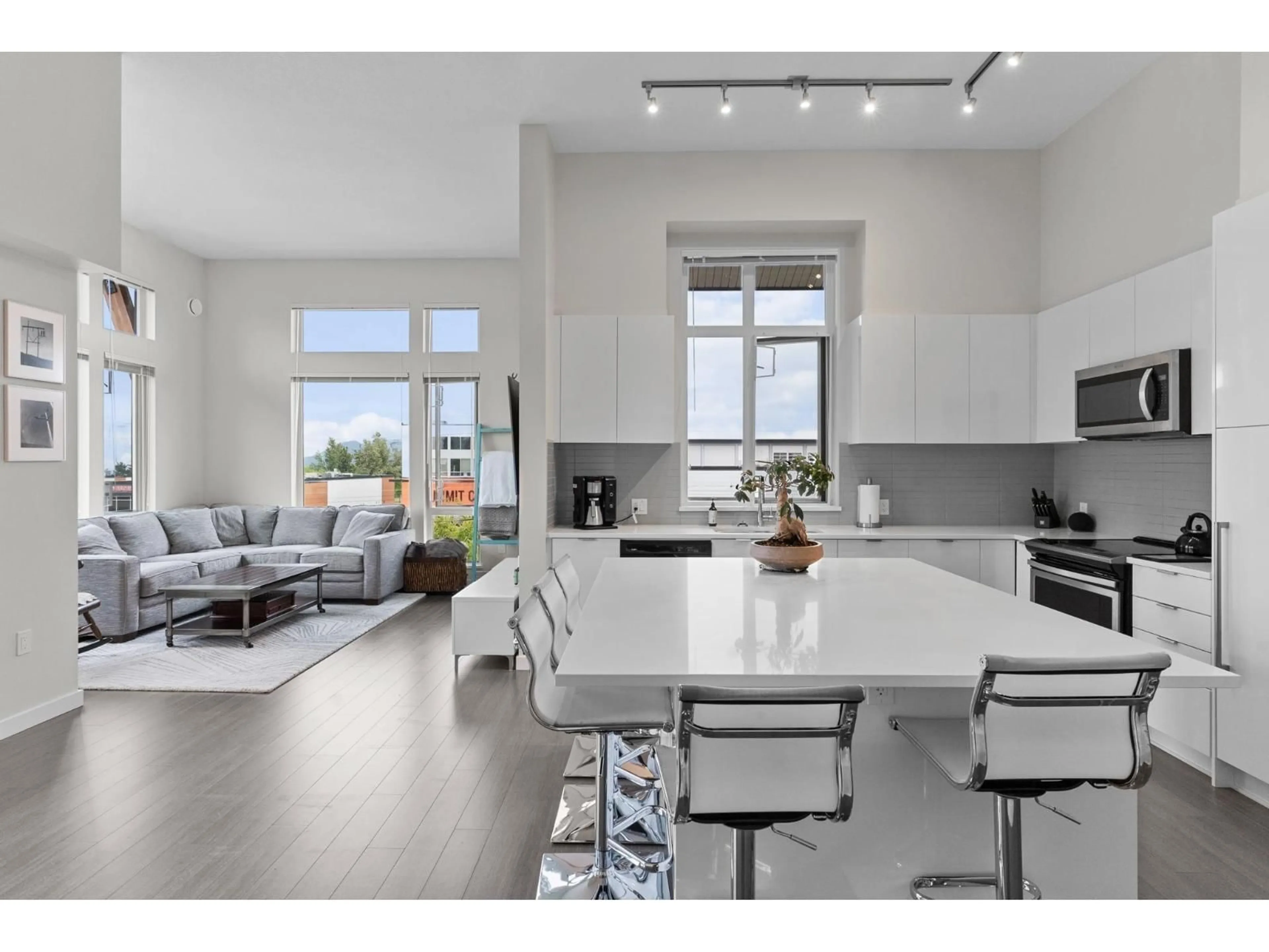 Open concept kitchen, ceramic/tile floor for 424 - 31158 WESTRIDGE PLACE, Abbotsford British Columbia V2T0K5