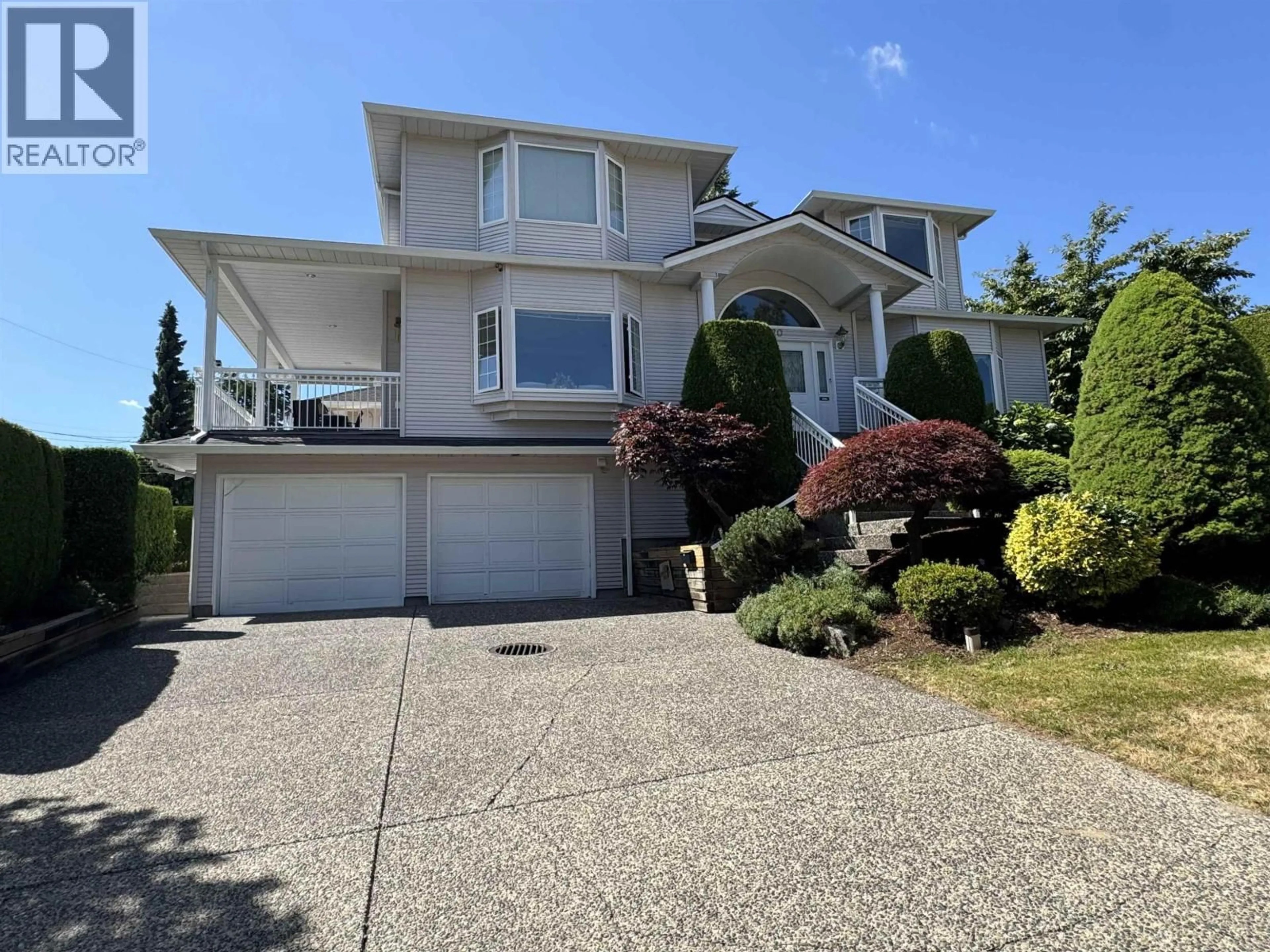 Home with vinyl exterior material, street for 4920 SARDIS CRESCENT, Burnaby British Columbia V5H3K3