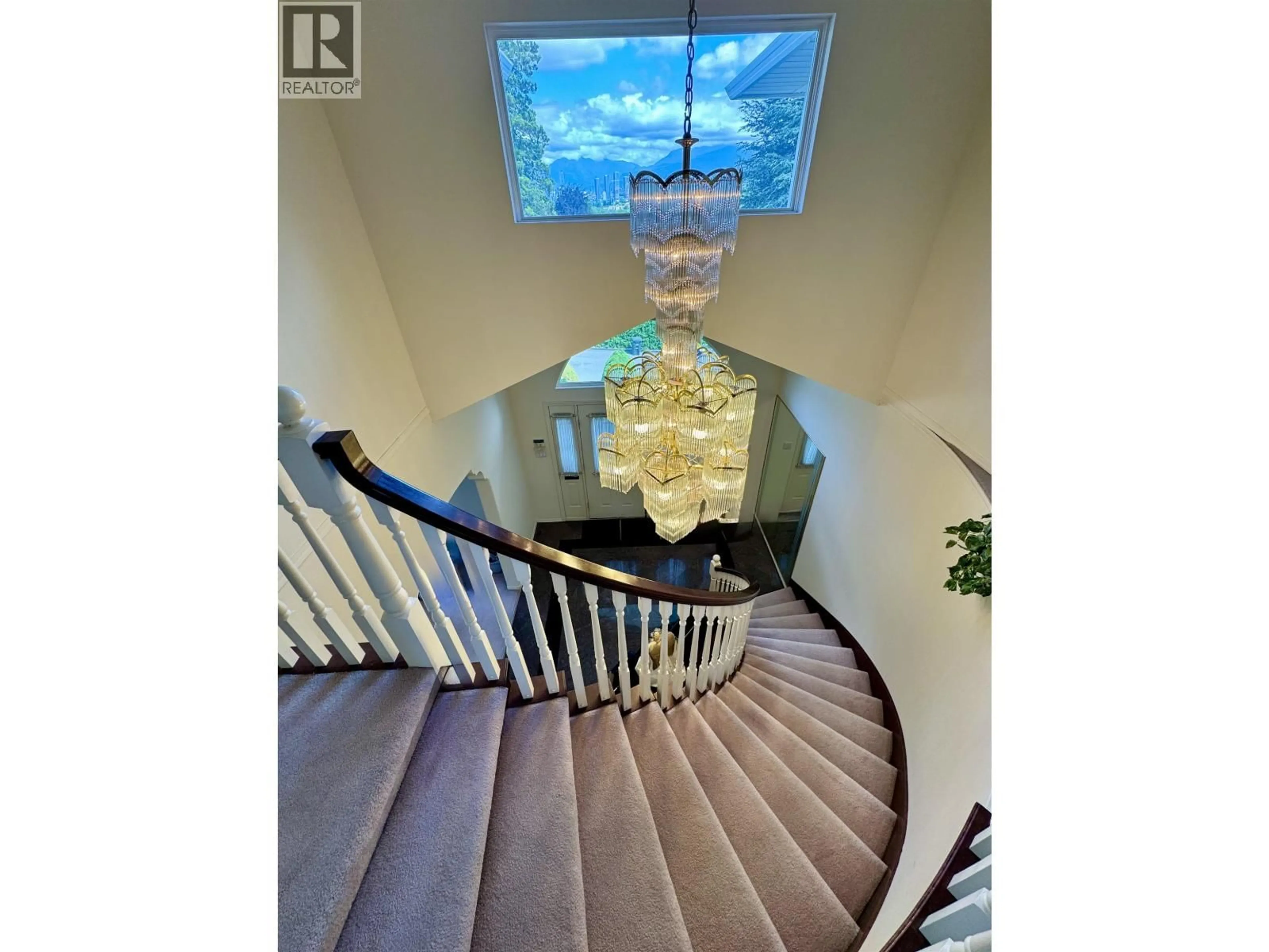 Stairs for 4920 SARDIS CRESCENT, Burnaby British Columbia V5H3K3