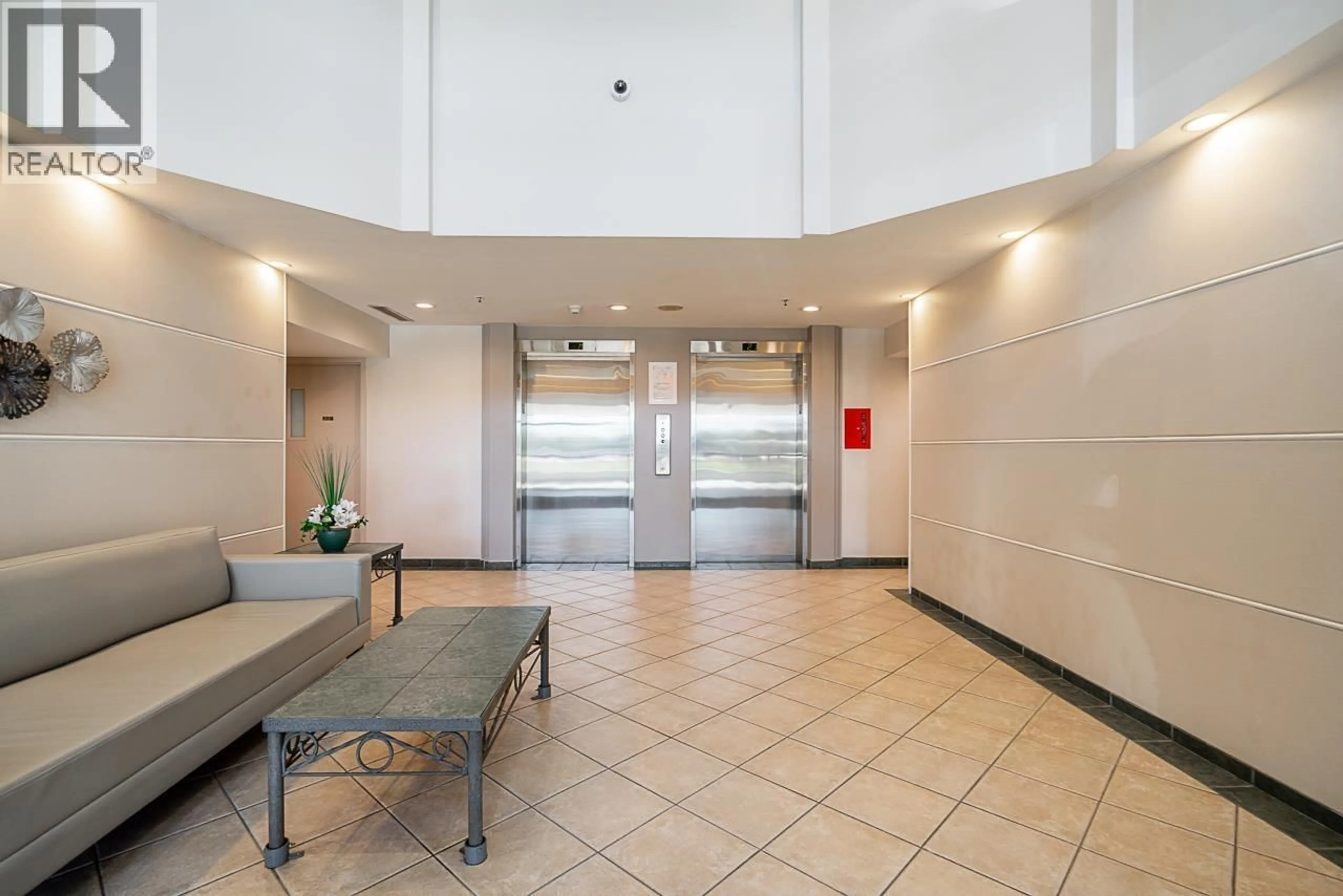 Indoor foyer for 904 - 545 AUSTIN AVENUE, Coquitlam British Columbia V3K6R4