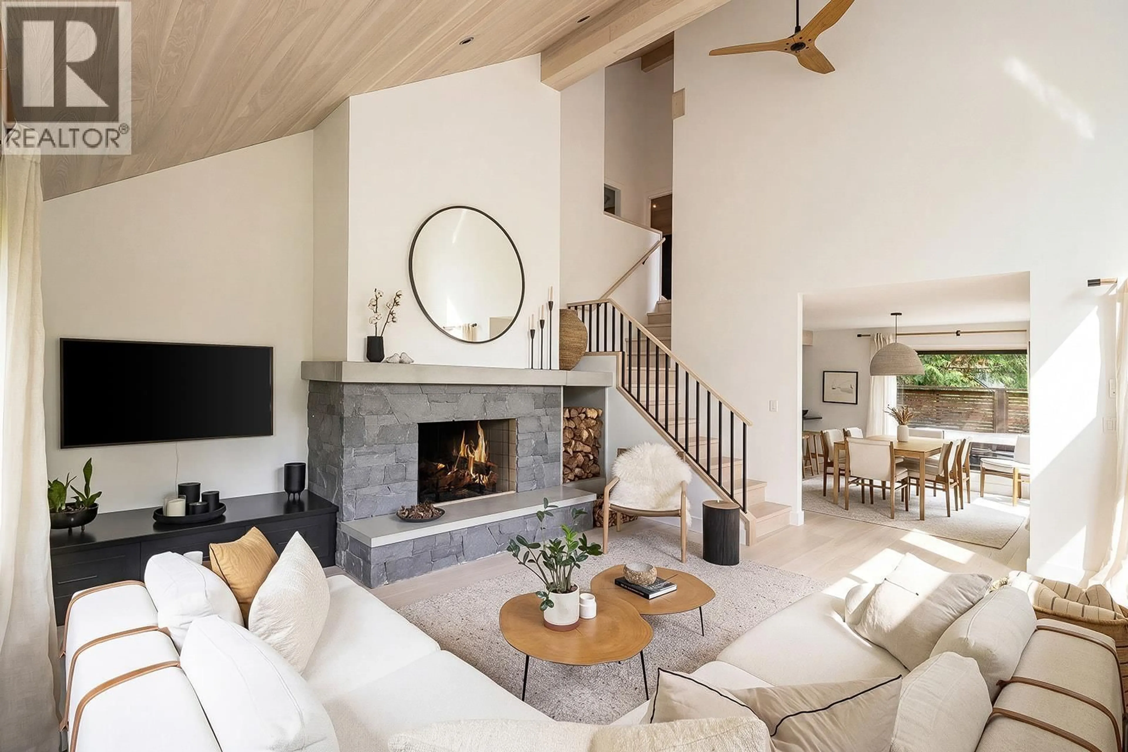 Living room with furniture, unknown for 2524 WHISTLER ROAD, Whistler British Columbia V8E0A6