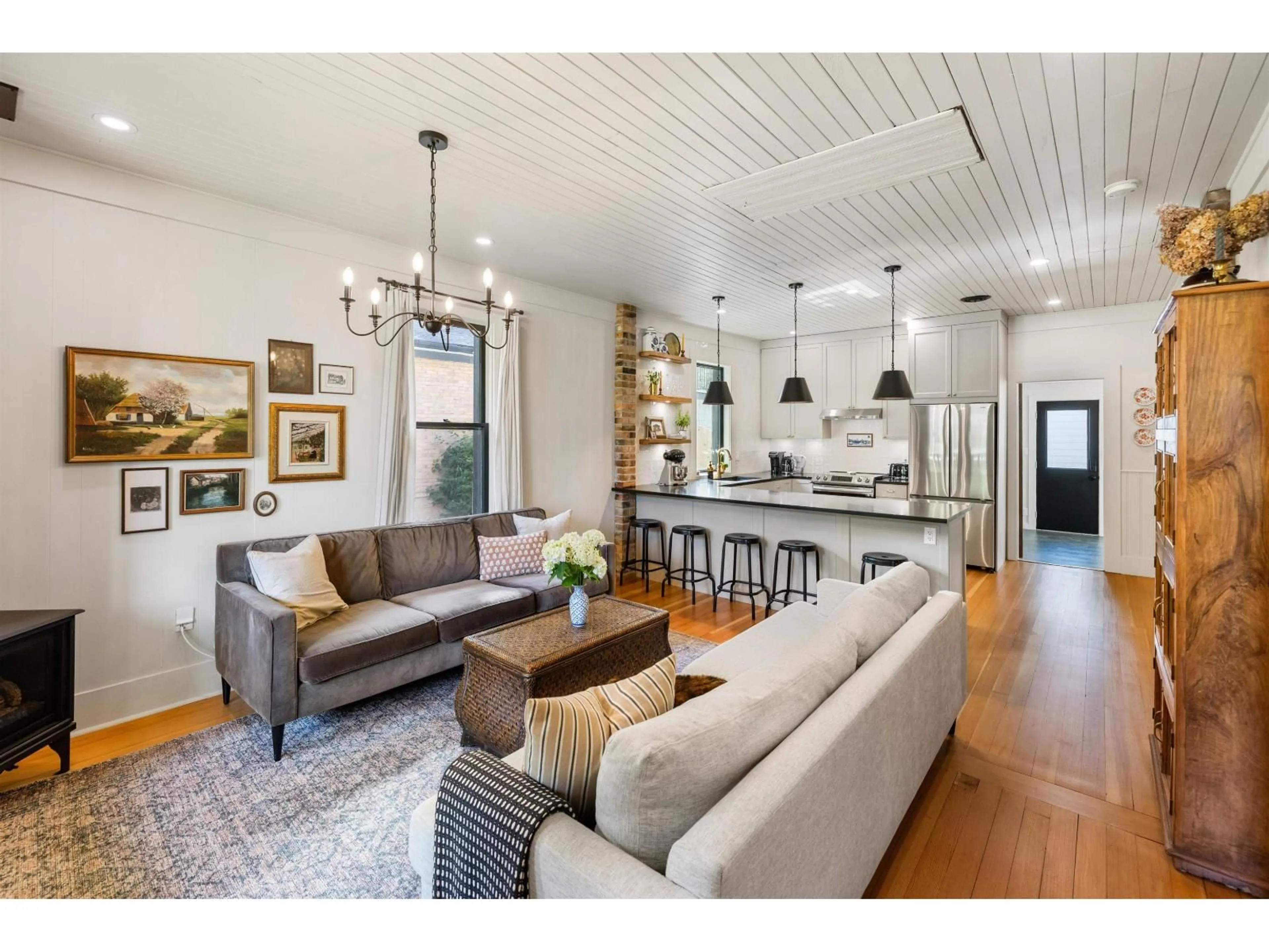 Open concept kitchen, unknown for 34850 CLAYBURN ROAD, Abbotsford British Columbia V2S7Y9