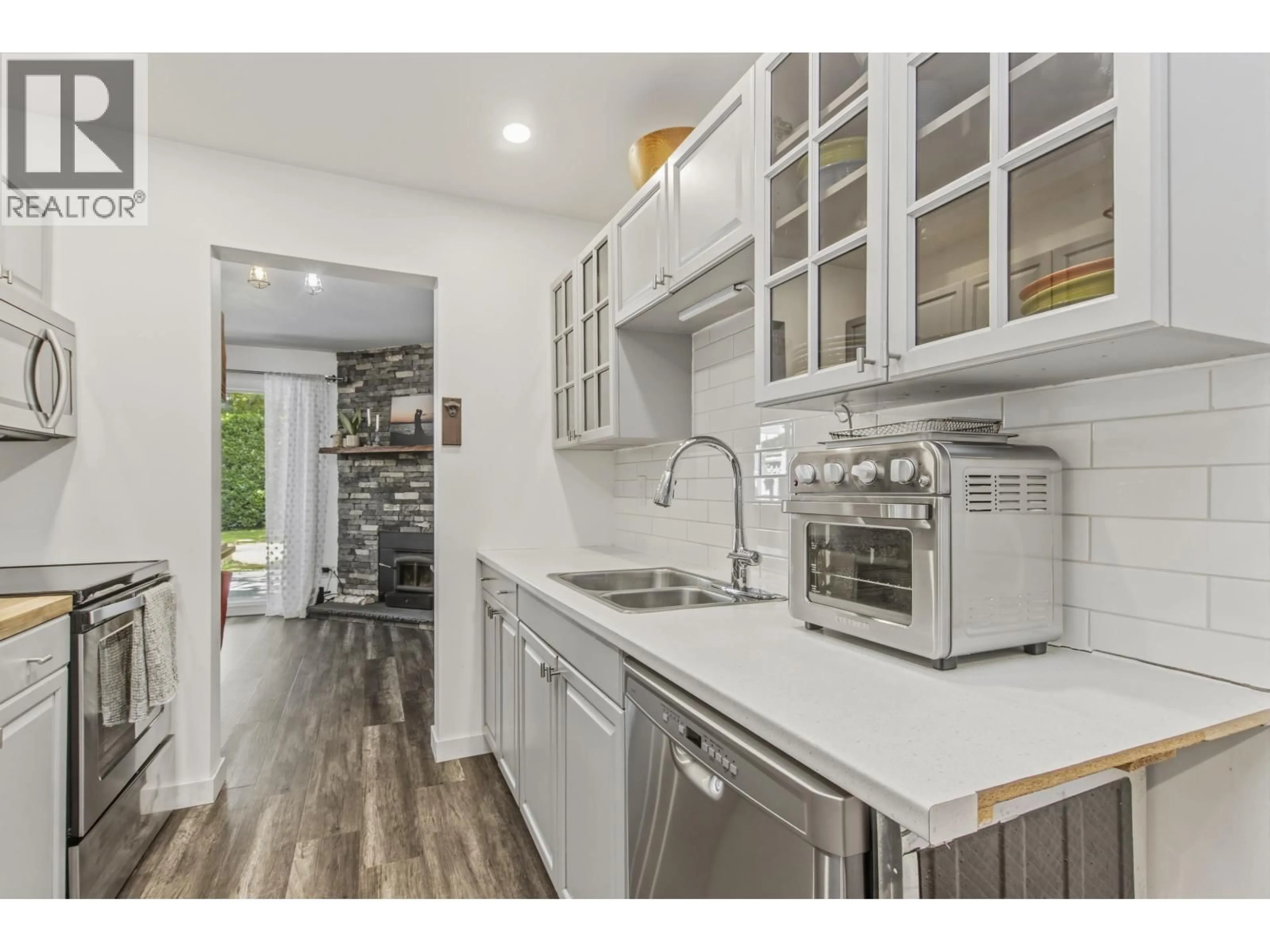 Open concept kitchen, unknown for 39836 NO NAME ROAD, Squamish British Columbia V0N3G0