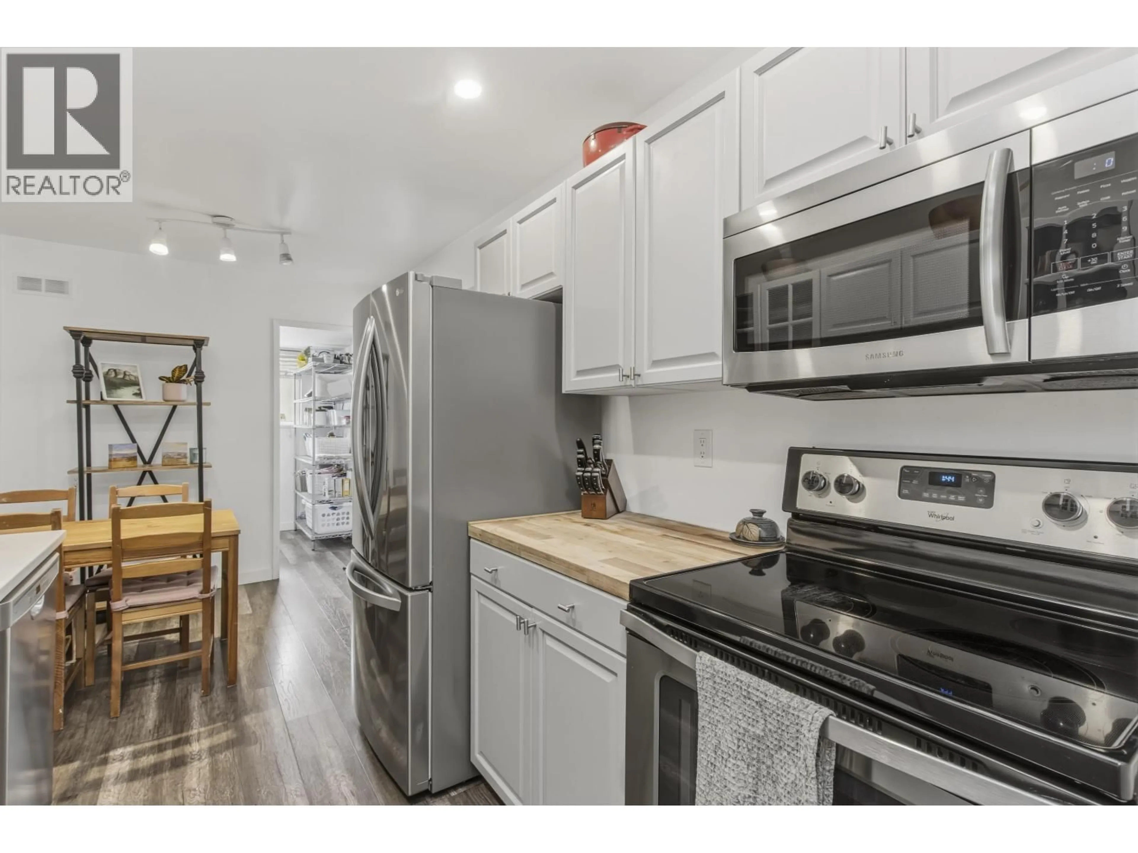 Standard kitchen, wood/laminate floor for 39836 NO NAME ROAD, Squamish British Columbia V0N3G0