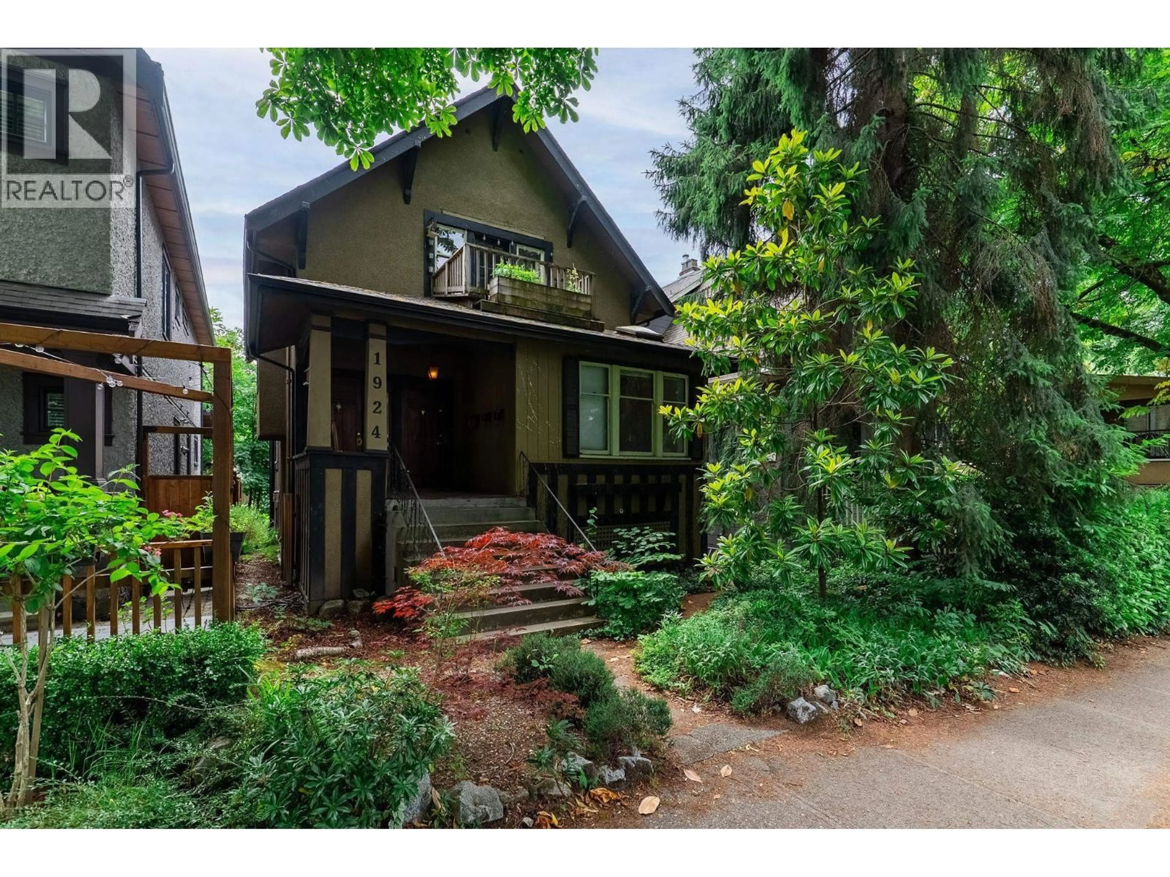Unknown for 1924 KITCHENER STREET, Vancouver British Columbia V5L2W7