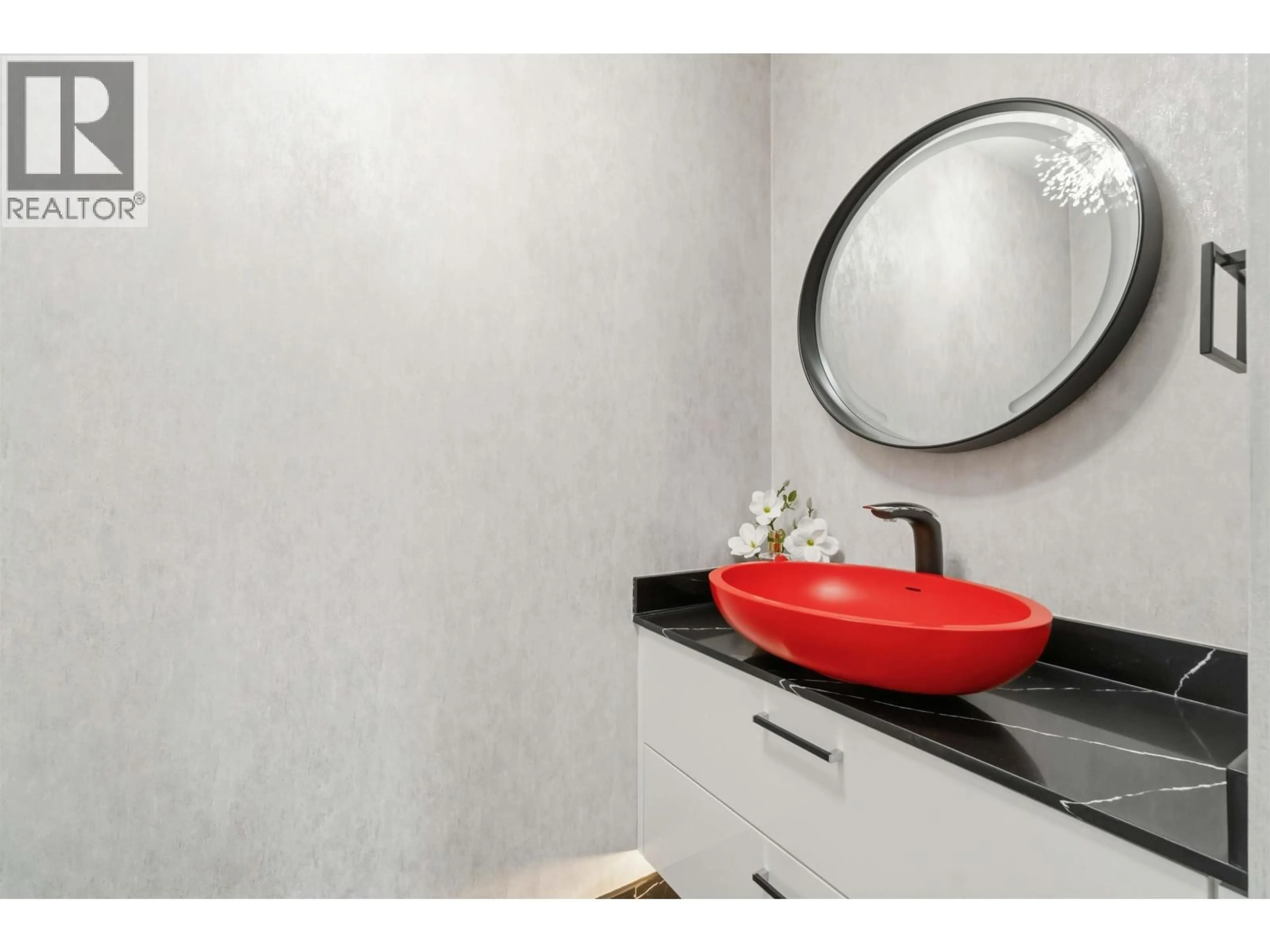 Contemporary bathroom, ceramic/tile floor for 108 SYCAMORE DRIVE, Port Moody British Columbia V3H0A8