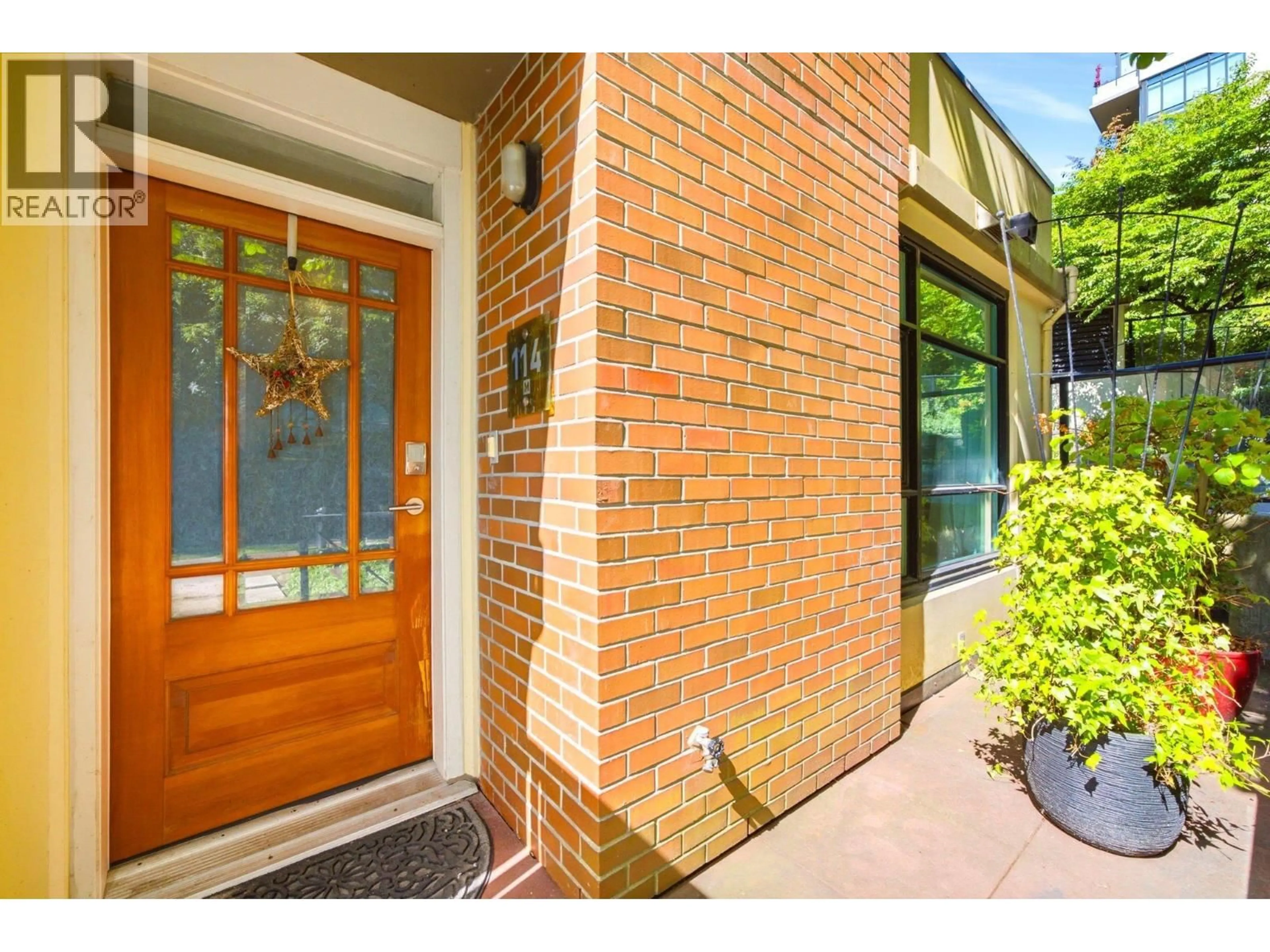 Home with brick exterior material, street for 114 - 8 RENAISSANCE SQUARE, New Westminster British Columbia V3M7A9