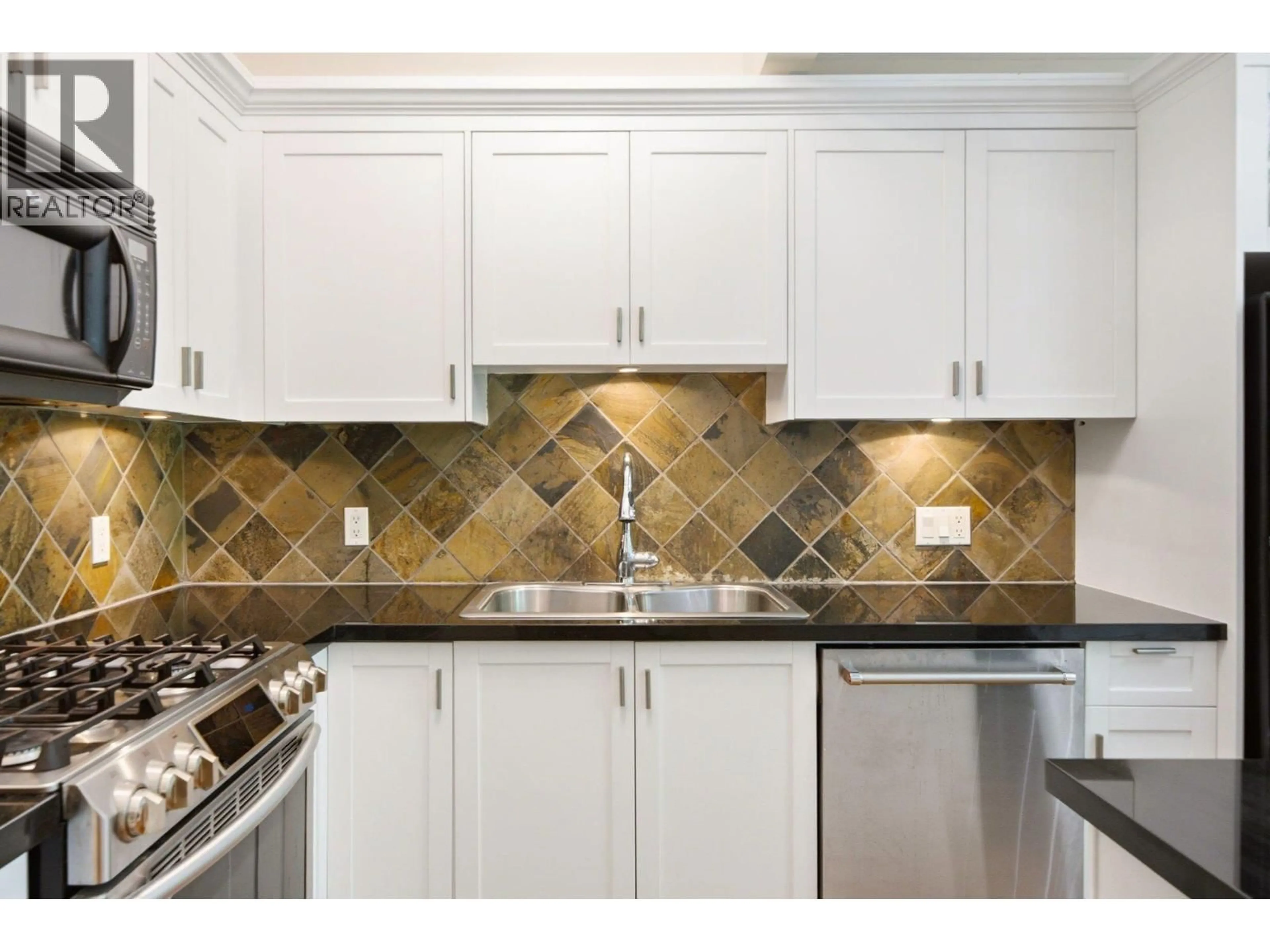 Contemporary kitchen, ceramic/tile floor for 114 - 8 RENAISSANCE SQUARE, New Westminster British Columbia V3M7A9