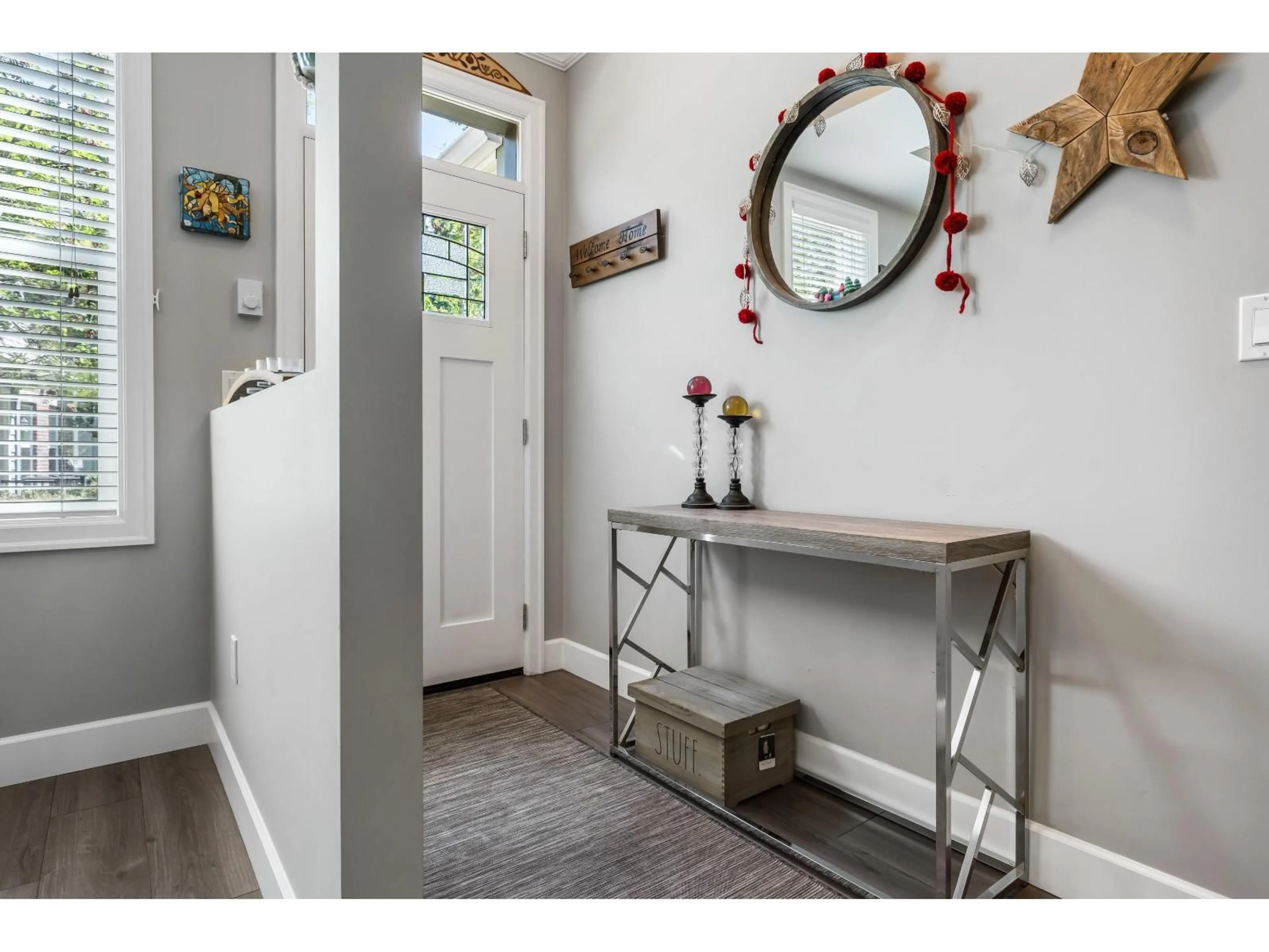 Indoor entryway for 24 - 45462 TAMIHI WAY, Chilliwack British Columbia V2R0Y2