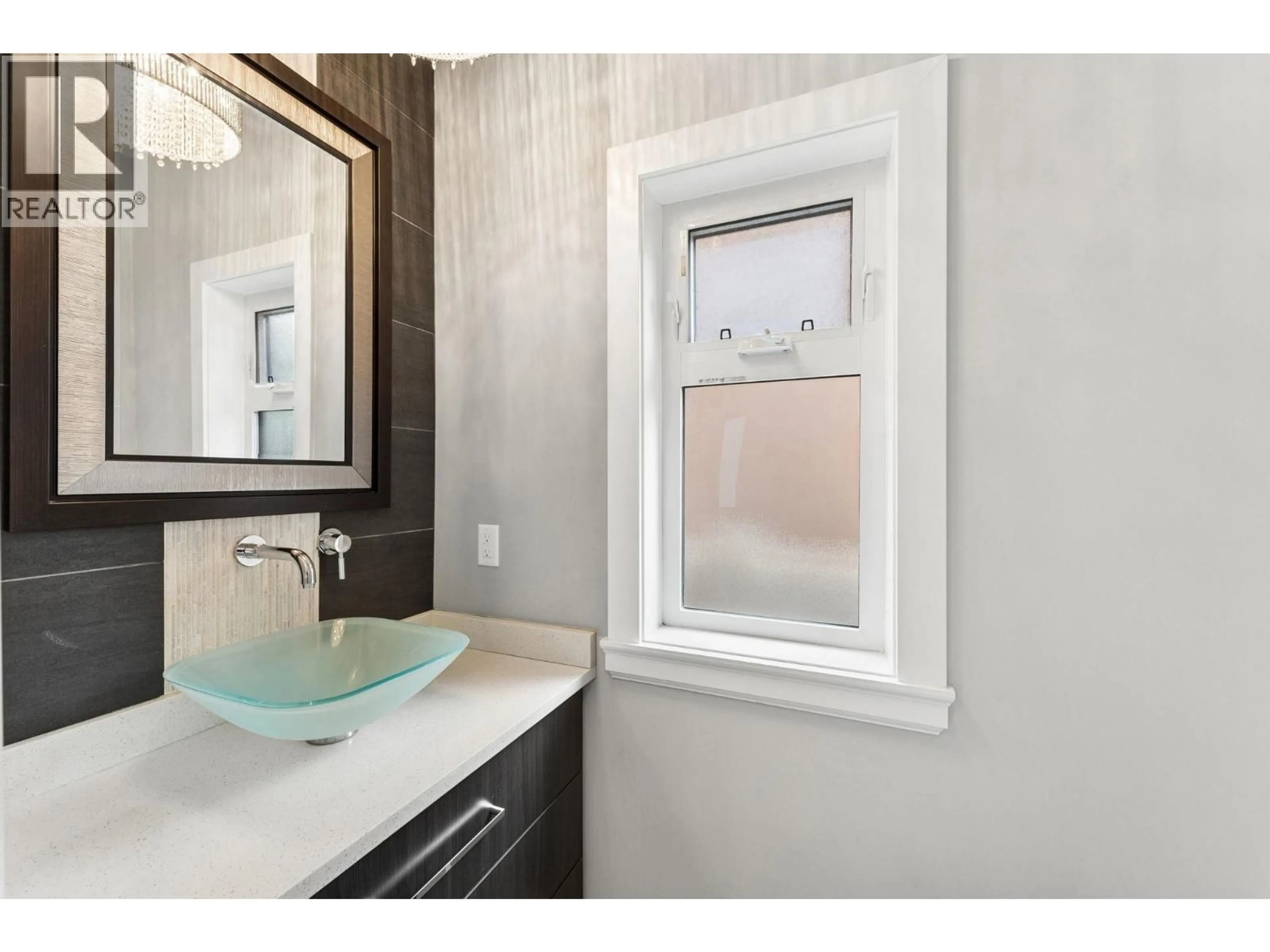 Contemporary bathroom, ceramic/tile floor for 3233 GRANT STREET, Vancouver British Columbia V5K3J1