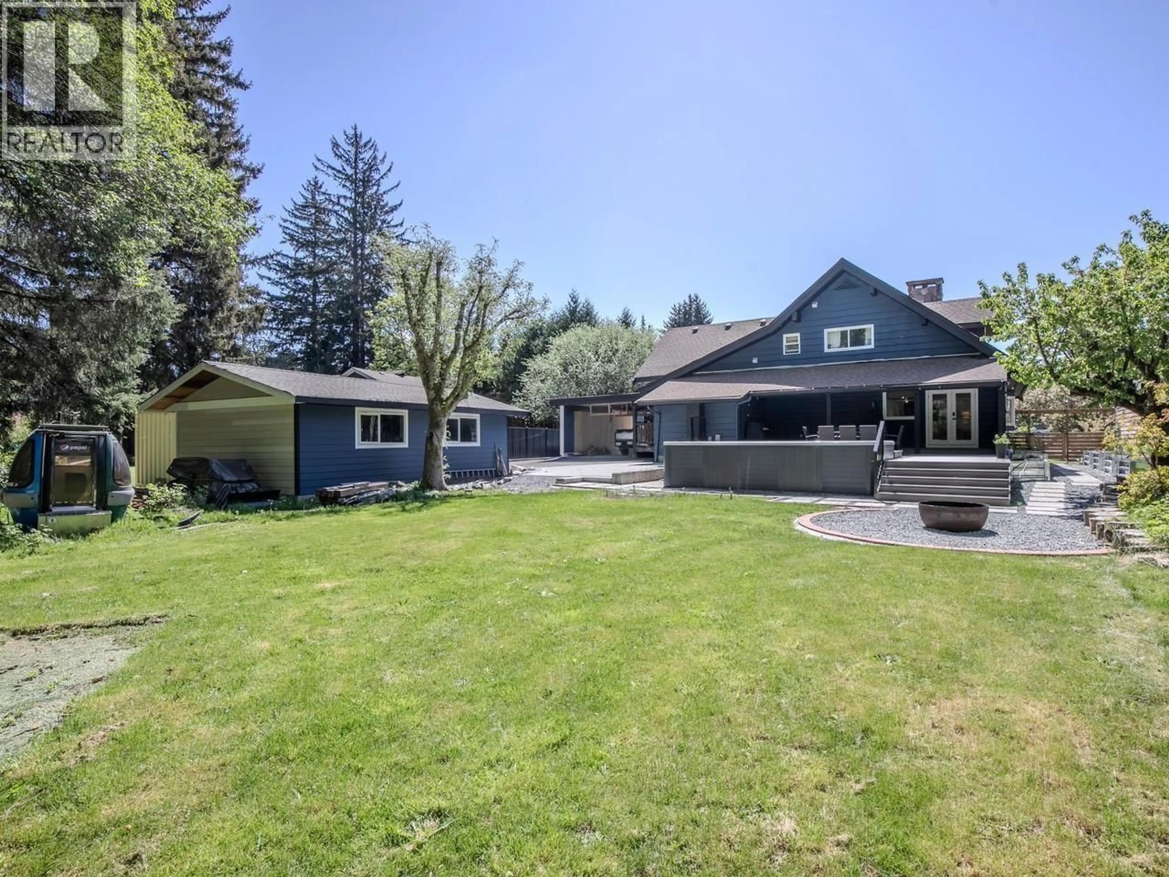 A pic from outside/outdoor area/front of a property/back of a property/a pic from drone, unknown for 1387 JUDD ROAD, Squamish British Columbia V0N1H0