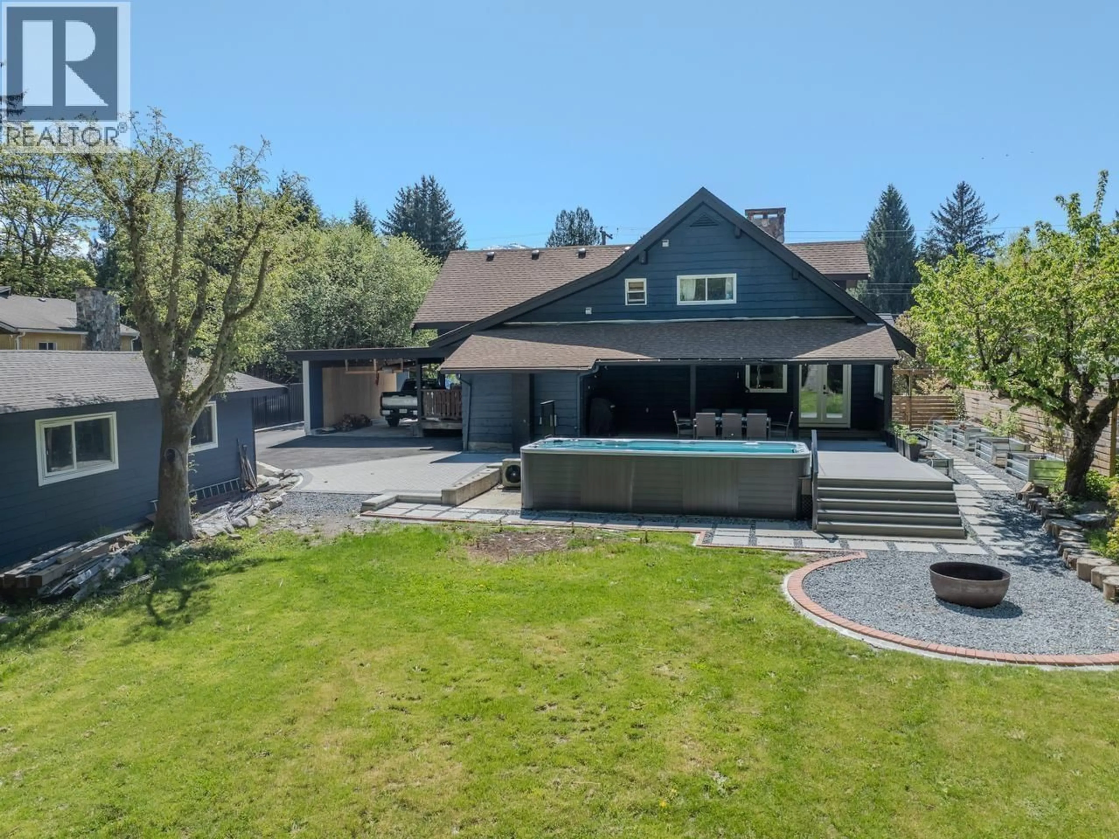 A pic from outside/outdoor area/front of a property/back of a property/a pic from drone, unknown for 1387 JUDD ROAD, Squamish British Columbia V0N1H0
