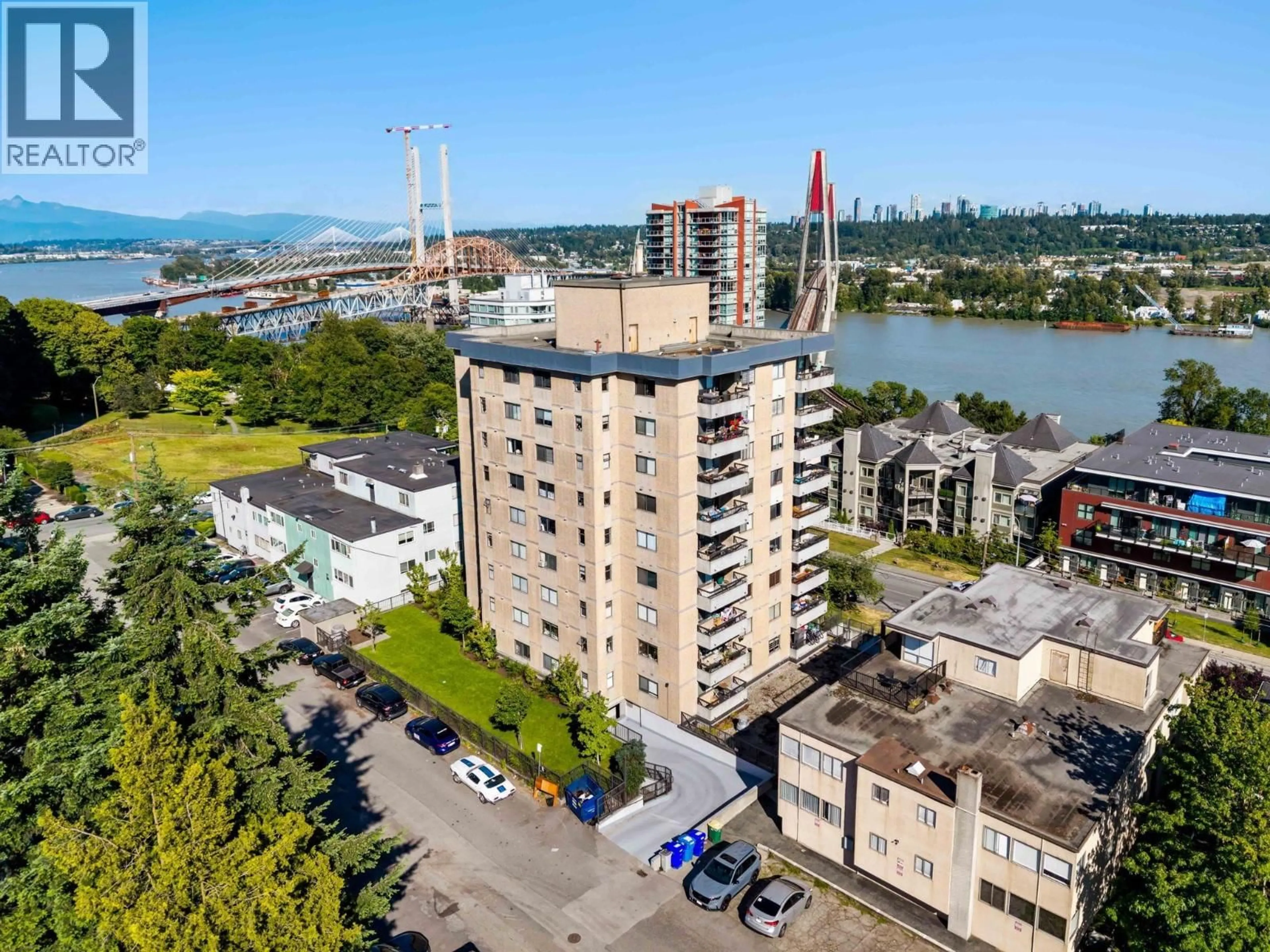 A pic from outside/outdoor area/front of a property/back of a property/a pic from drone, unknown for 202 - 209 CARNARVON STREET, New Westminster British Columbia V3L1B7