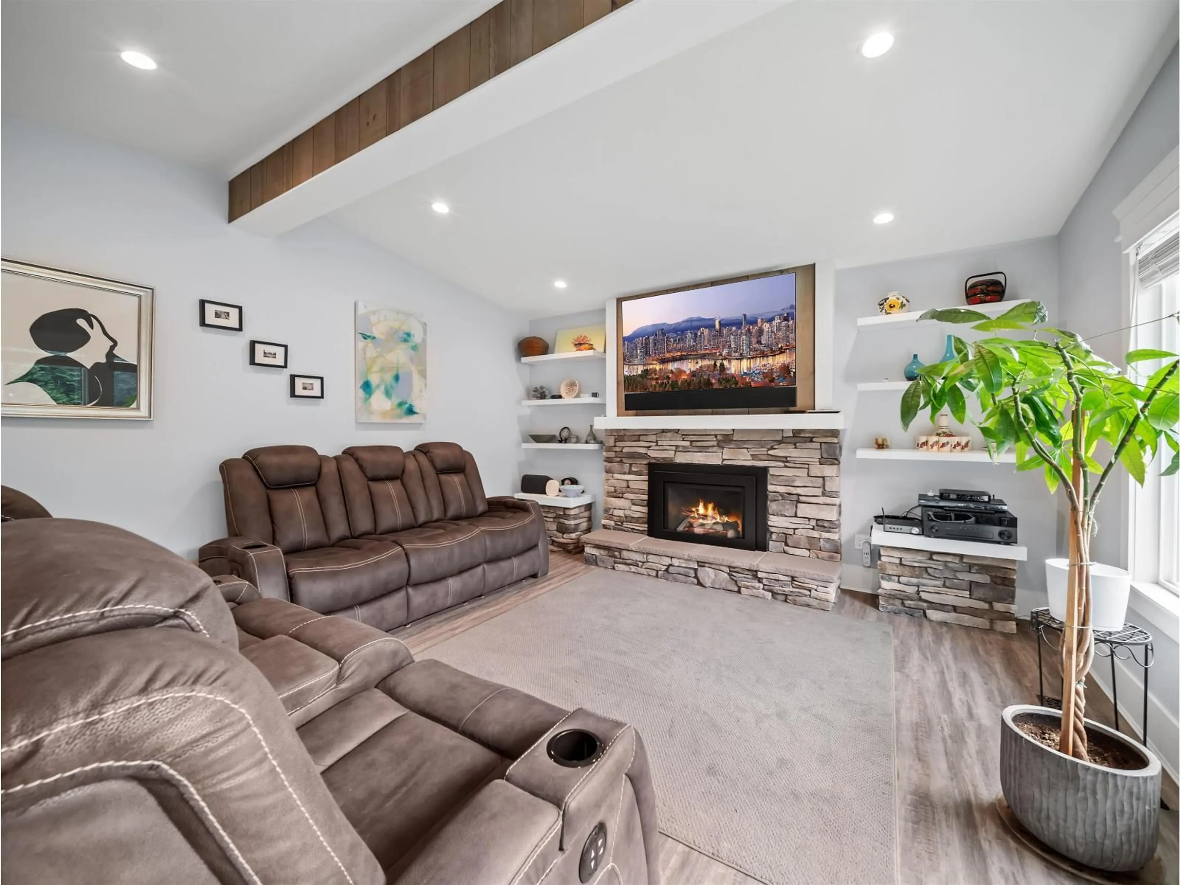 Living room with furniture, unknown for 4769 201 STREET, Langley British Columbia V3A6B5