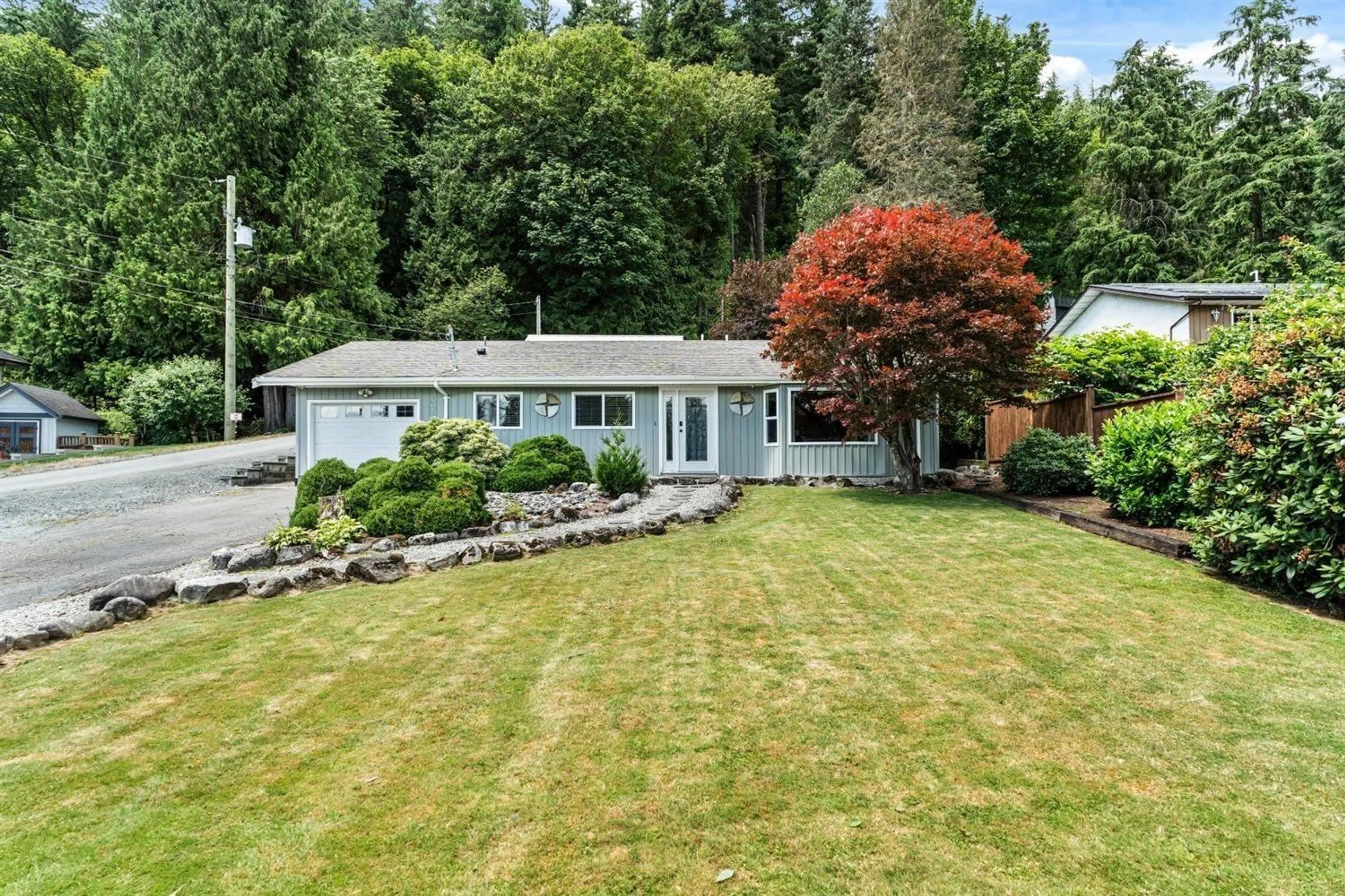 A pic from outside/outdoor area/front of a property/back of a property/a pic from drone, unknown for 34347 JASPER AVENUE, Mission British Columbia V2V6P3