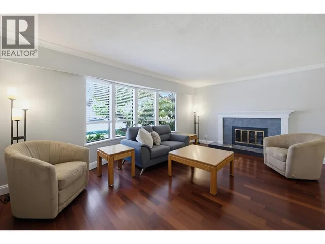 5494 50 AVENUE, Delta 4