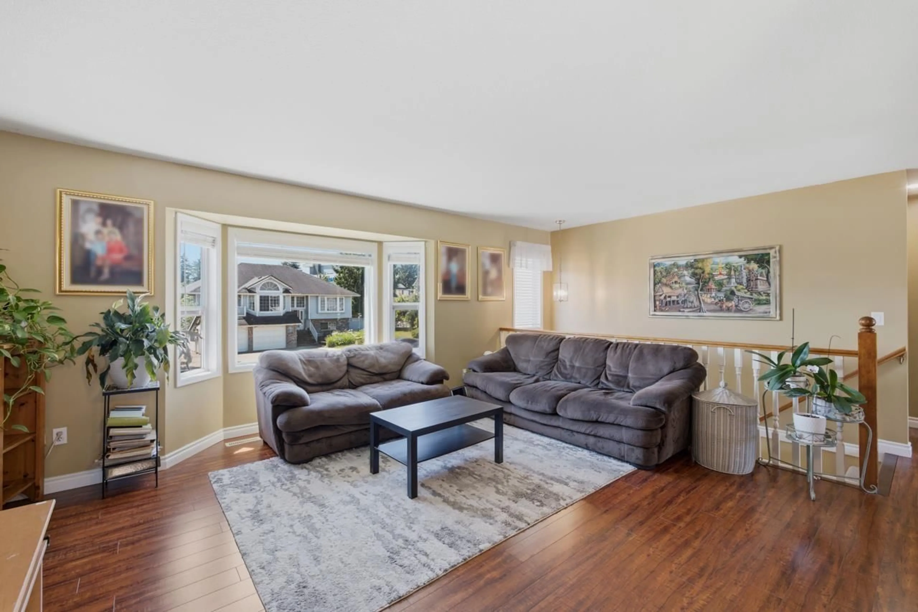 Living room with furniture, unknown for 3184 OSPREY WEST DRIVE, Abbotsford British Columbia V2S6A9