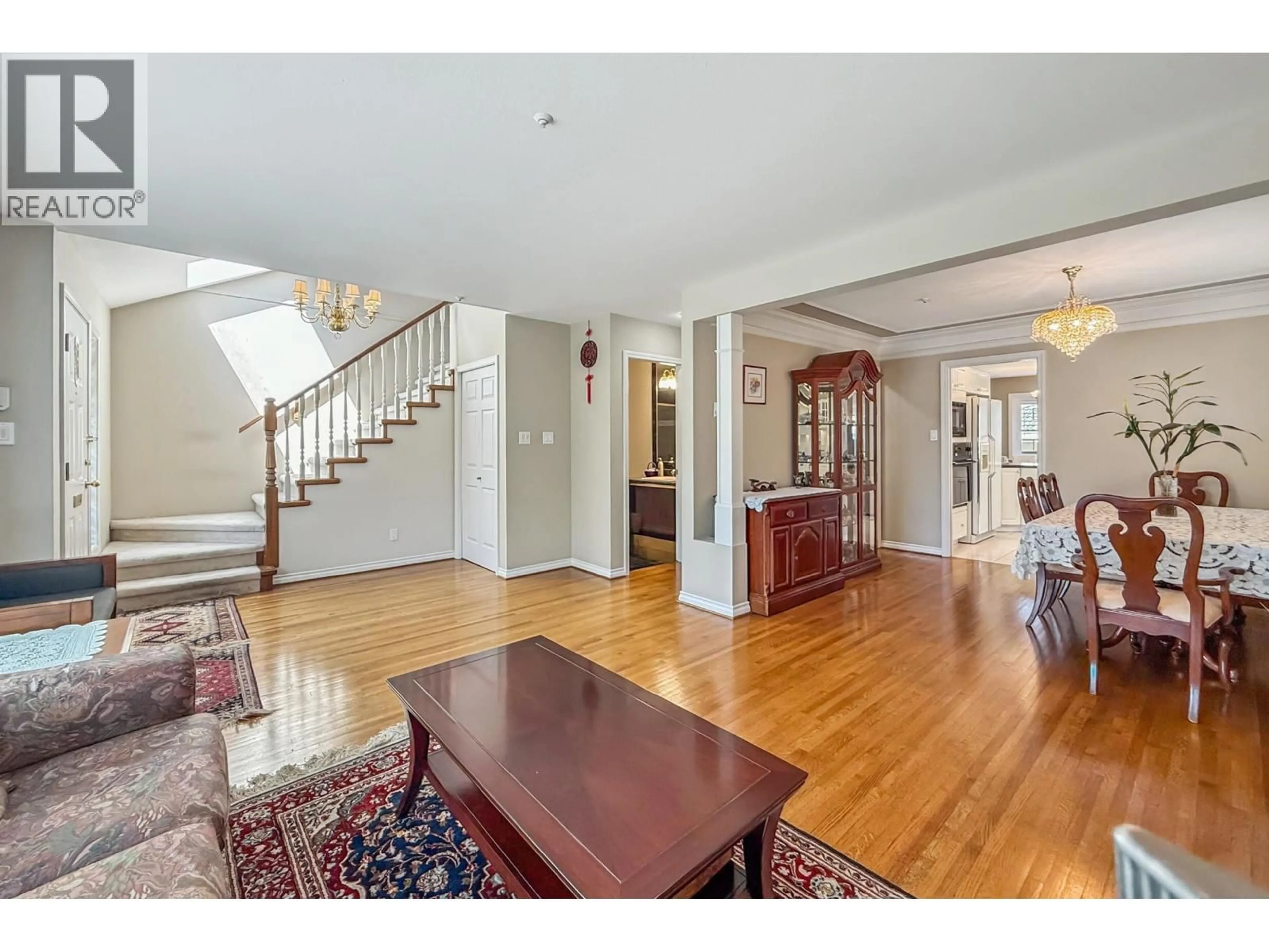 Home with vinyl exterior material, street for 2755 20TH AVENUE, Vancouver British Columbia V6L1H1