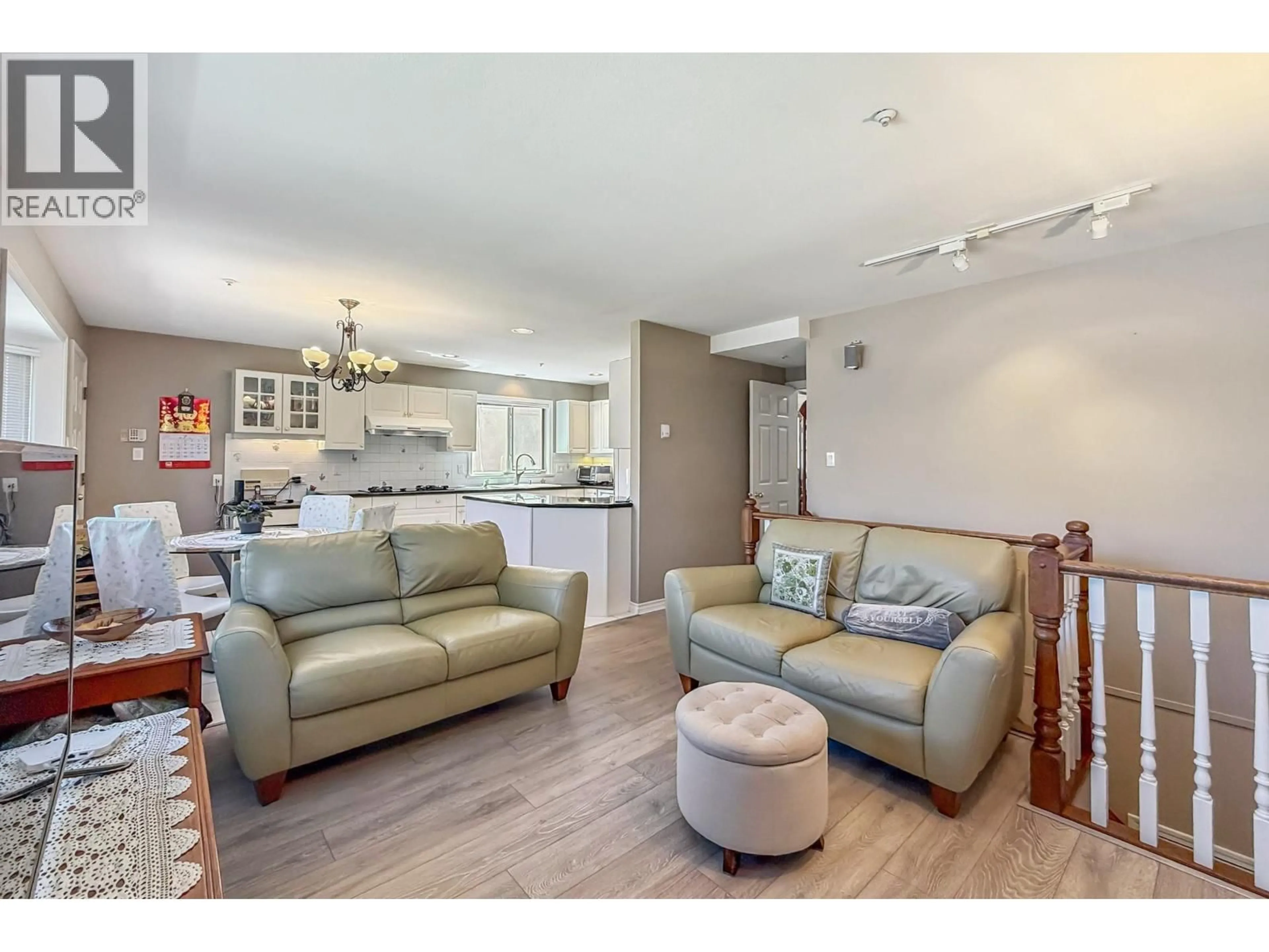 A pic from outside/outdoor area/front of a property/back of a property/a pic from drone, street for 2755 20TH AVENUE, Vancouver British Columbia V6L1H1