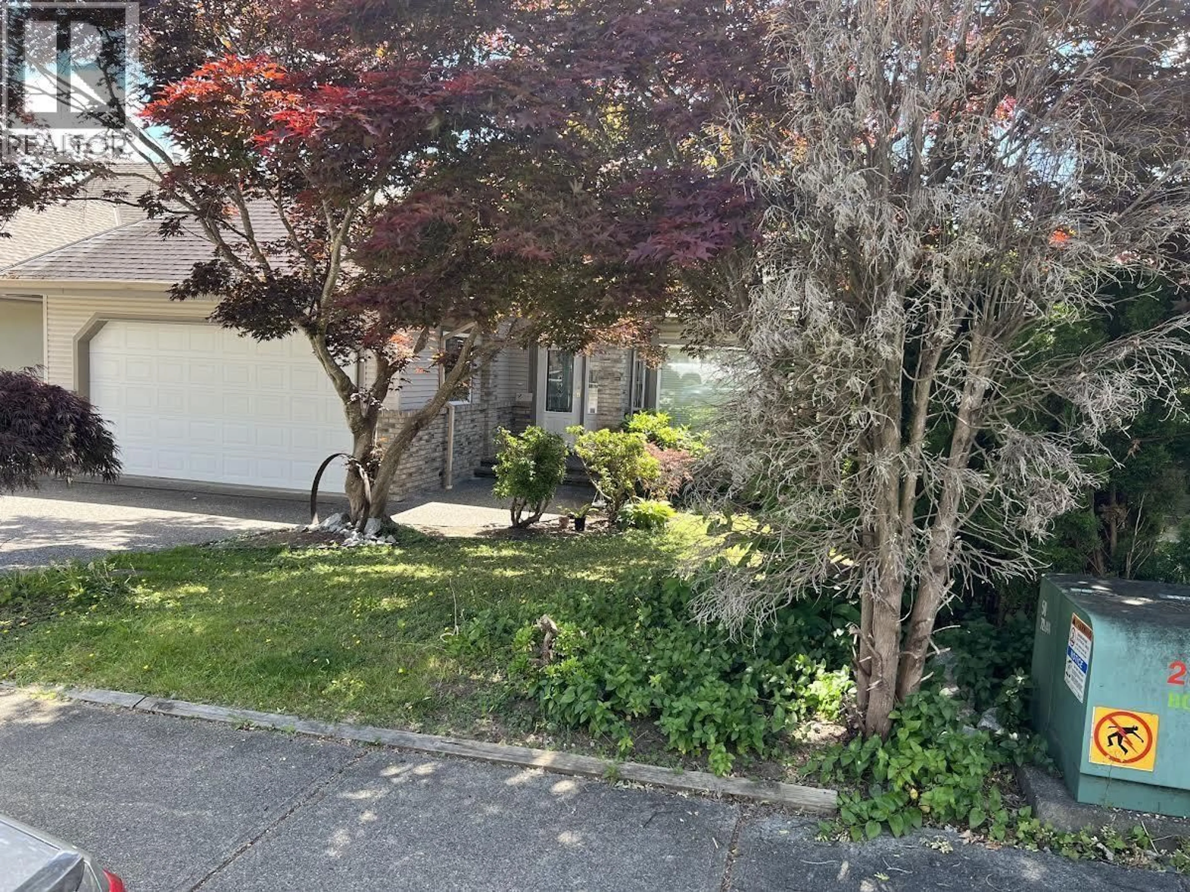 A pic from outside/outdoor area/front of a property/back of a property/a pic from drone, street for 23776 110 AVENUE, Maple Ridge British Columbia V2W1E7