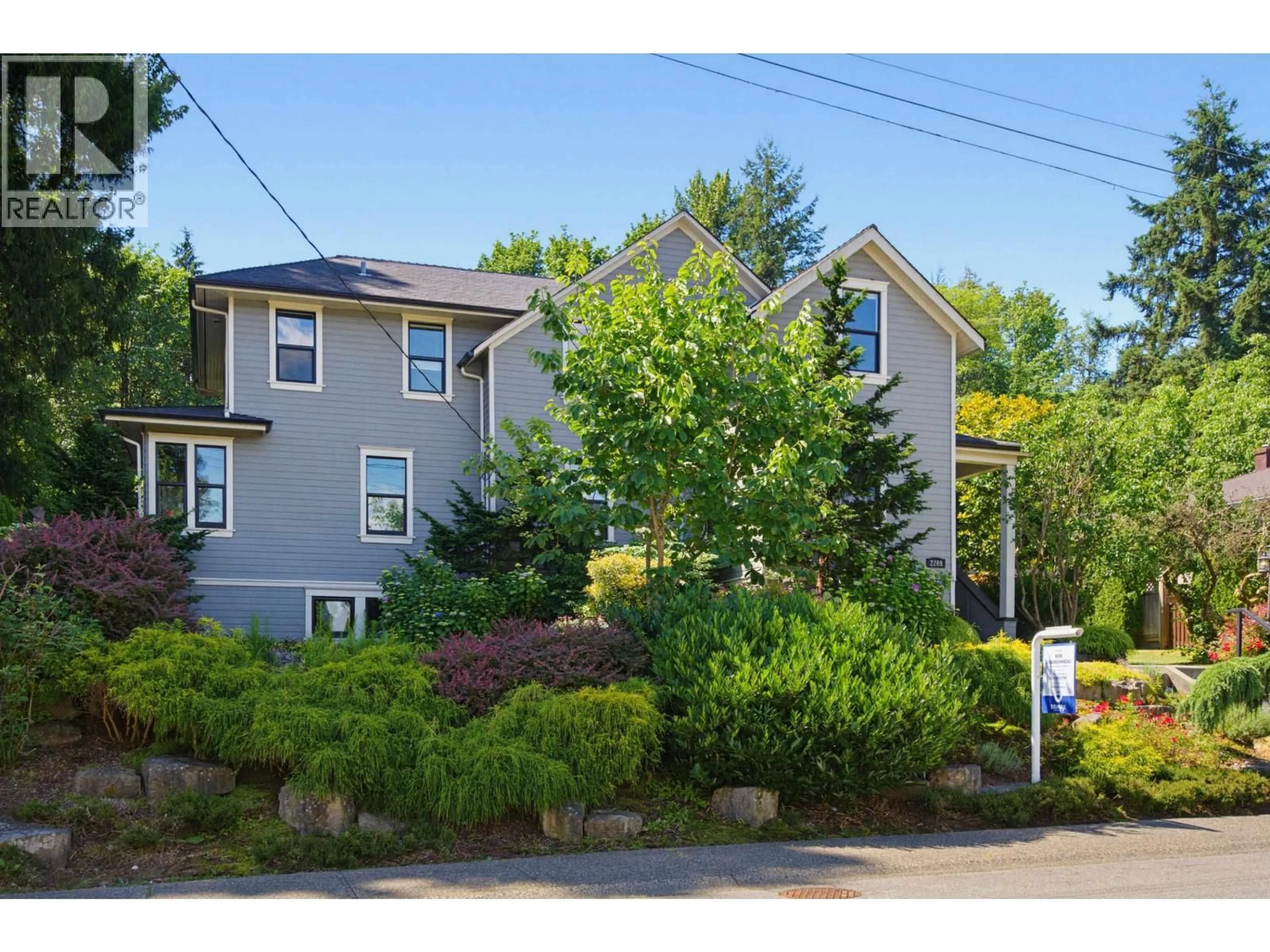 Unknown for 2209 ST. GEORGE STREET, Port Moody British Columbia V3H2G1
