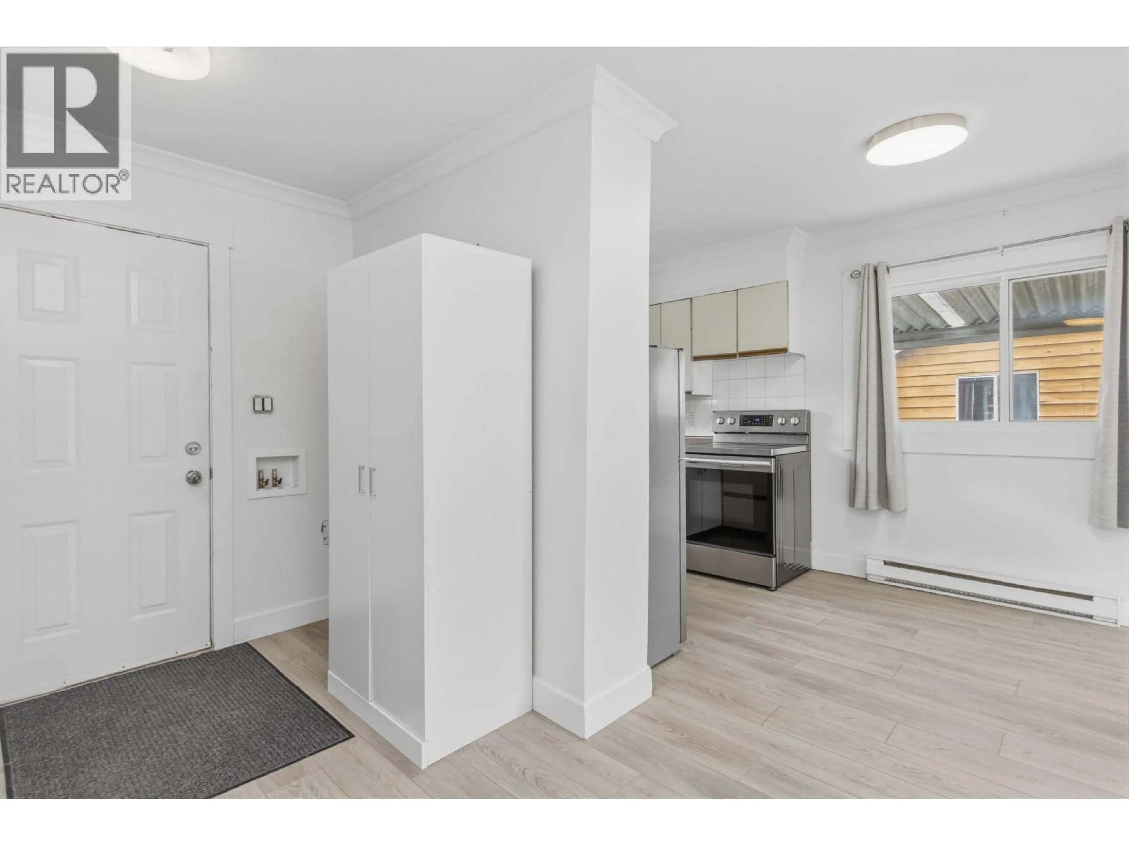 Standard kitchen, unknown for 37937 FOURTH AVENUE, Squamish British Columbia V8B0P7