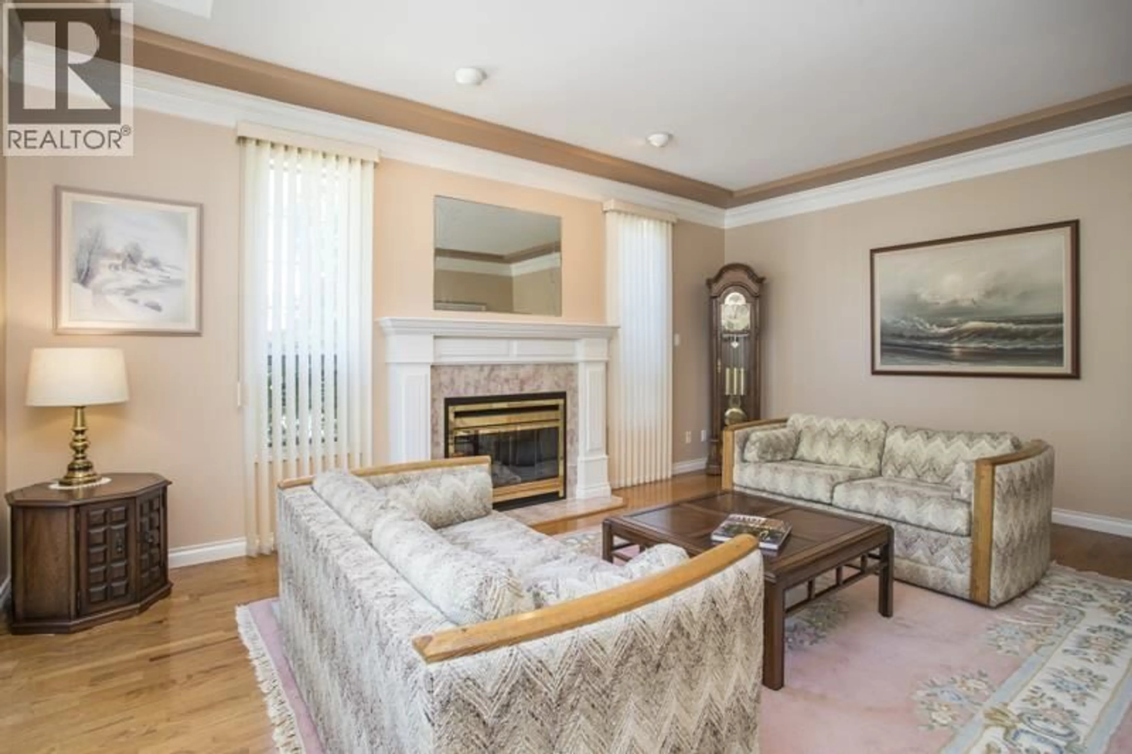 Living room with furniture, wood/laminate floor for 5648 MUSGRAVE CRESCENT, Richmond British Columbia V7C5N3