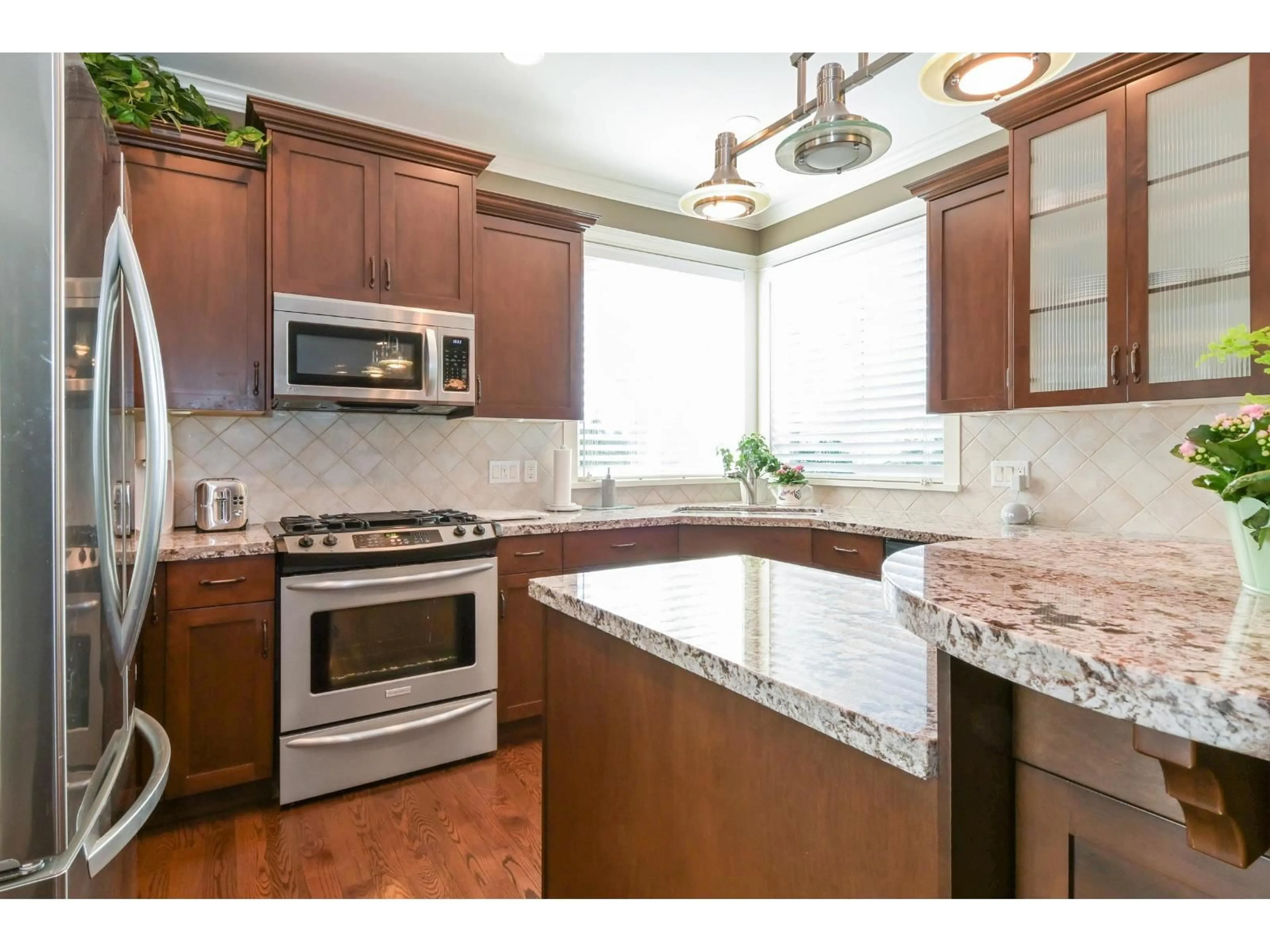 Unknown for 5879 165 STREET, Surrey British Columbia V3S4G2