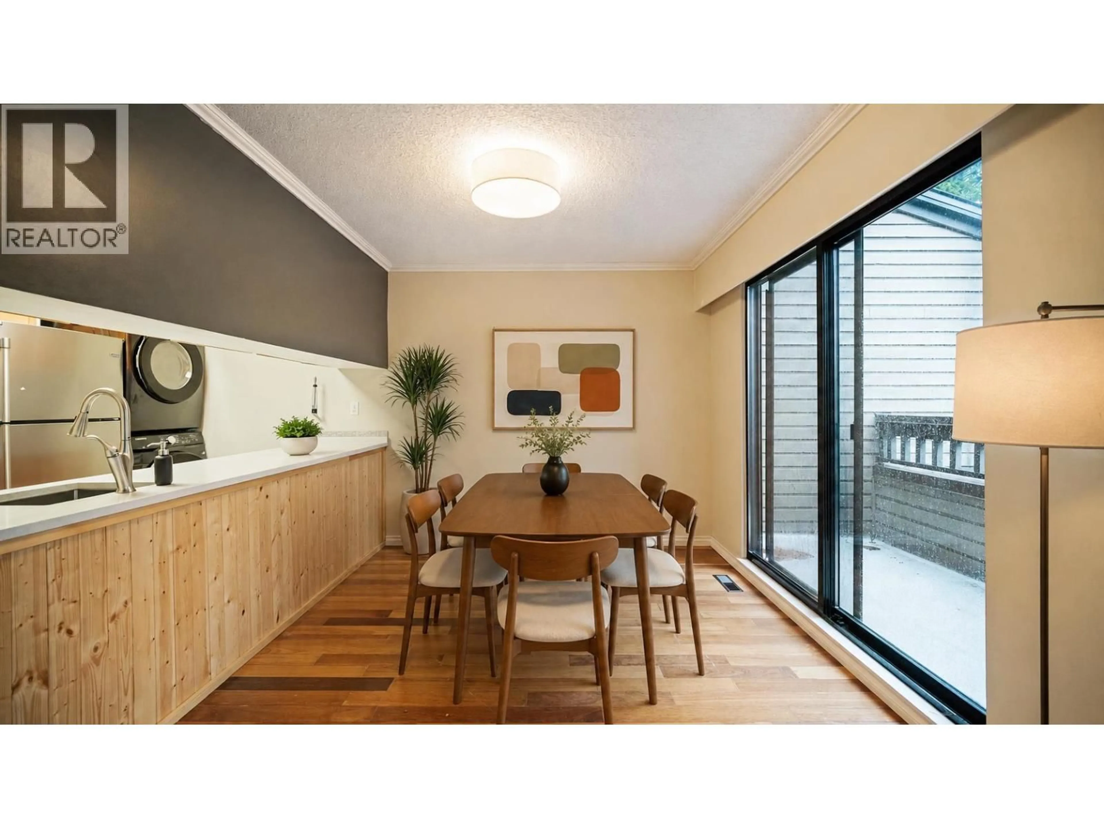 Dining room, wood/laminate floor for 2957 ARGO PLACE, Burnaby British Columbia V3J7G2