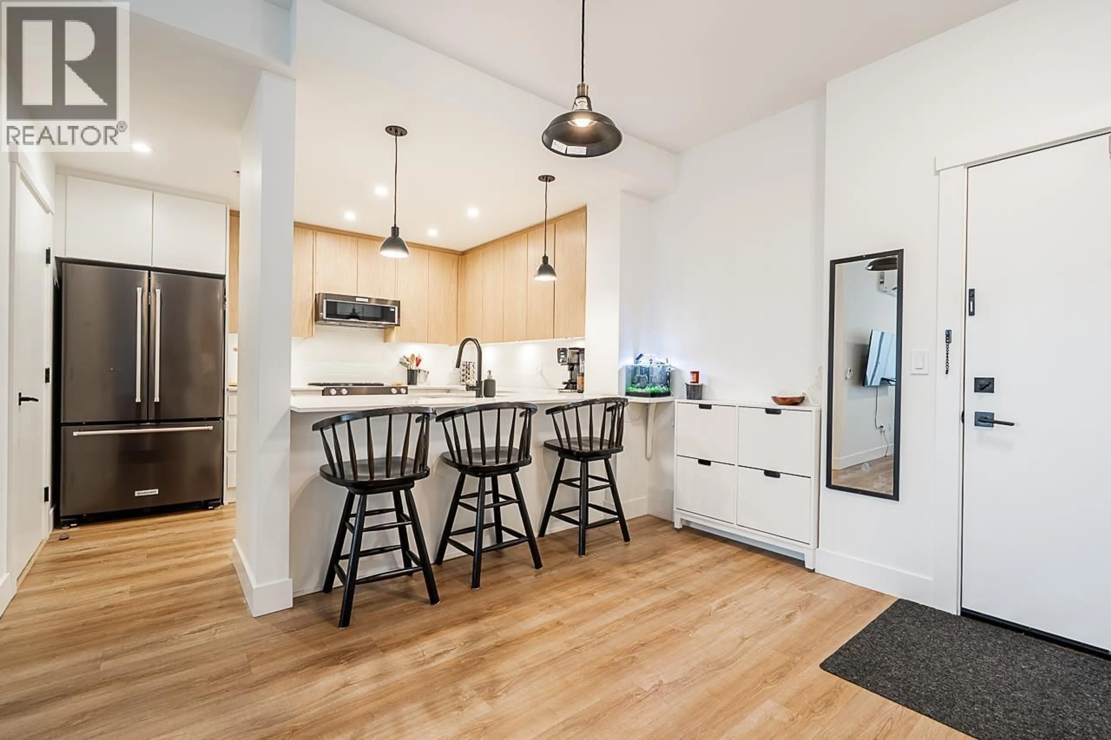 Open concept kitchen, wood/laminate floor for 1608 - 2180 KELLY AVENUE, Port Coquitlam British Columbia V3C0S6