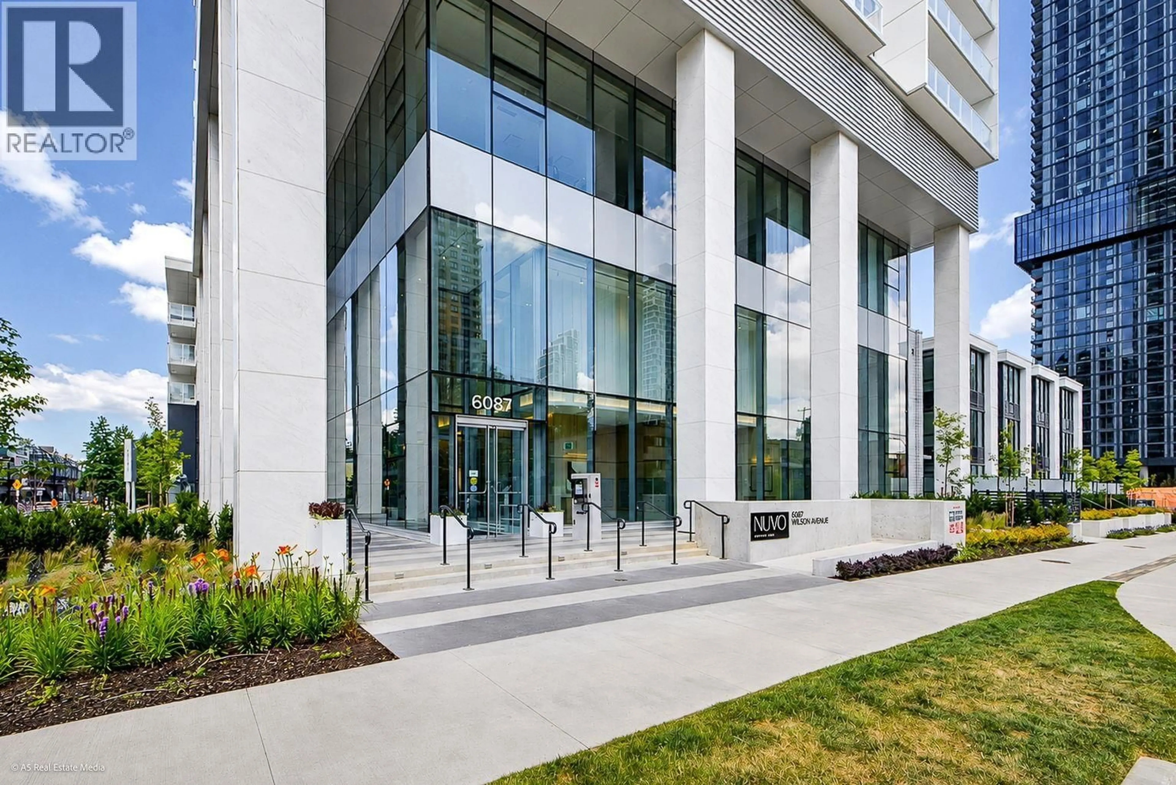 Indoor foyer for 3901 - 6087 WILSON AVENUE, Burnaby British Columbia V5H0M1