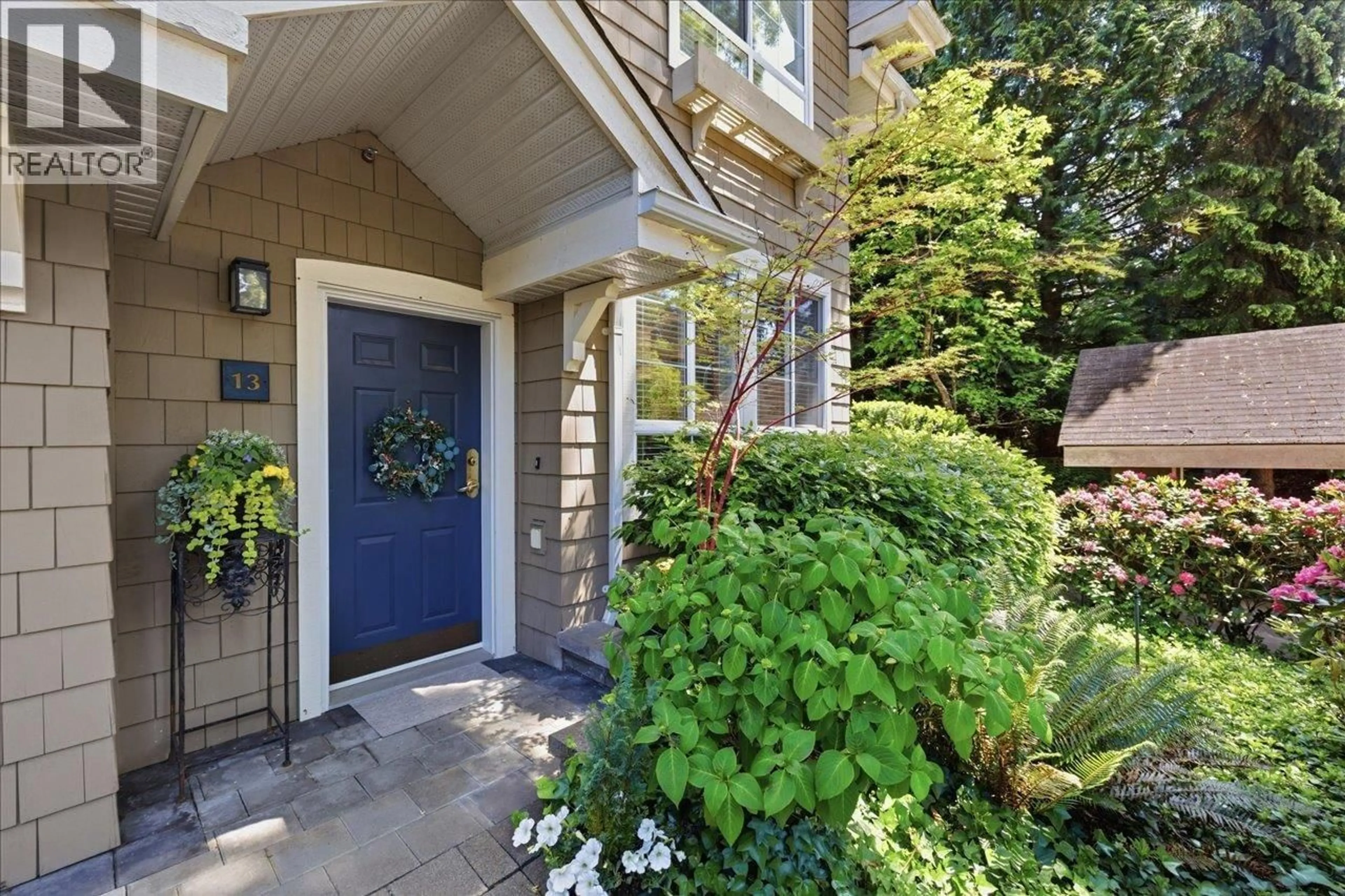 Indoor entryway for 13 - 5605 HAMPTON PLACE, Vancouver British Columbia V6T2H2