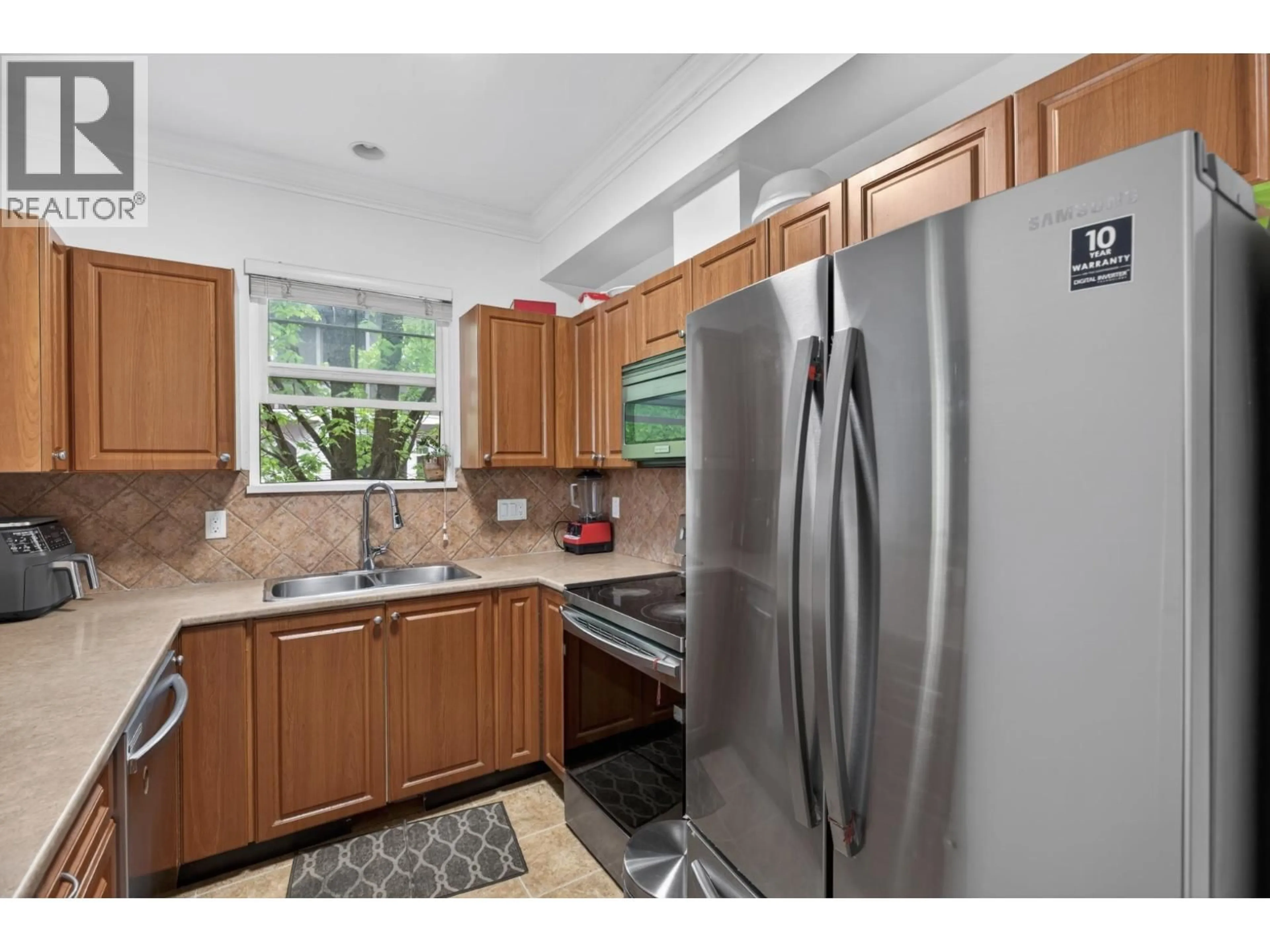 Standard kitchen, unknown for 25 - 1010 EWEN AVENUE, New Westminster British Columbia V3M5C9
