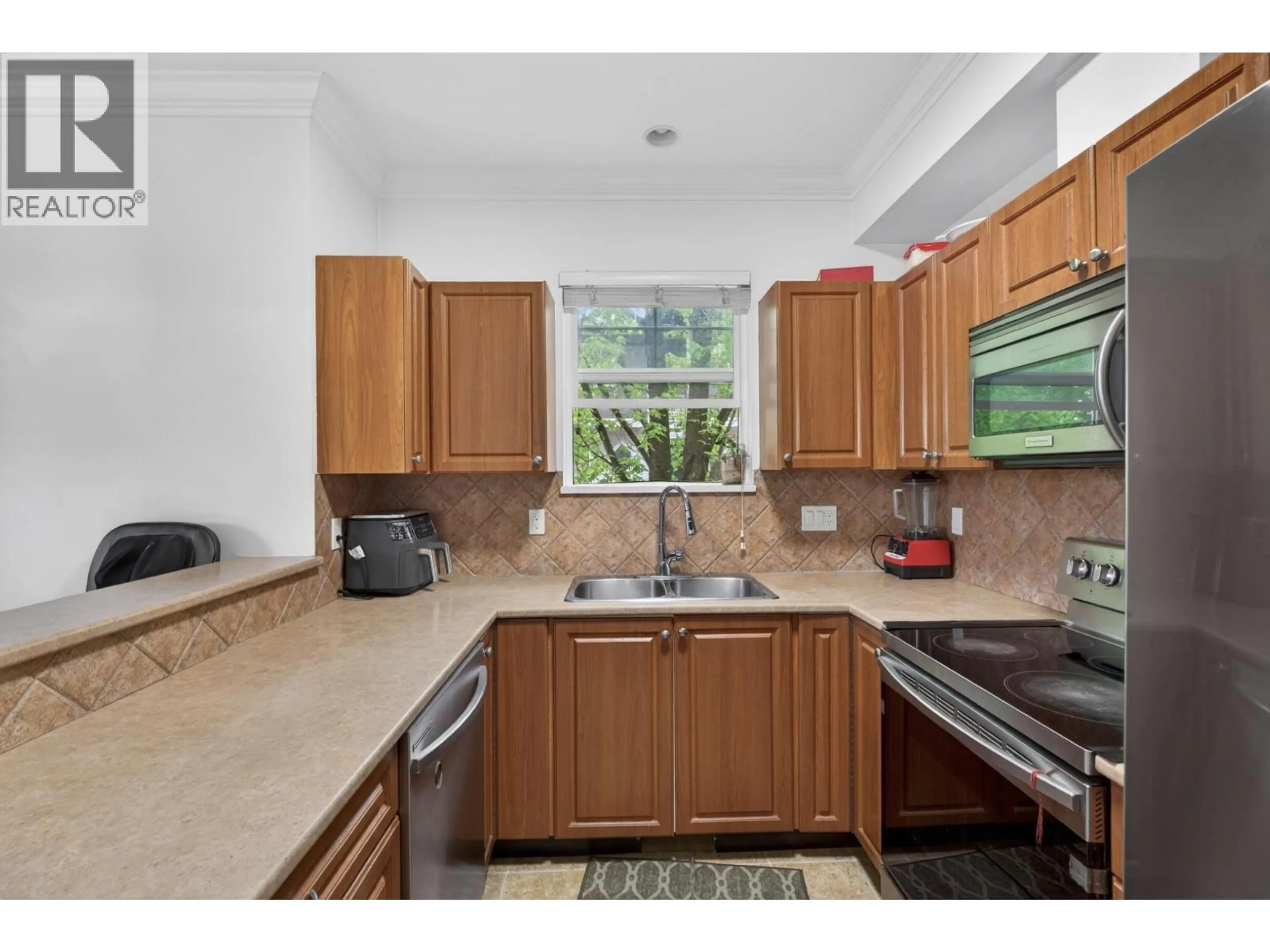 Standard kitchen, unknown for 25 - 1010 EWEN AVENUE, New Westminster British Columbia V3M5C9