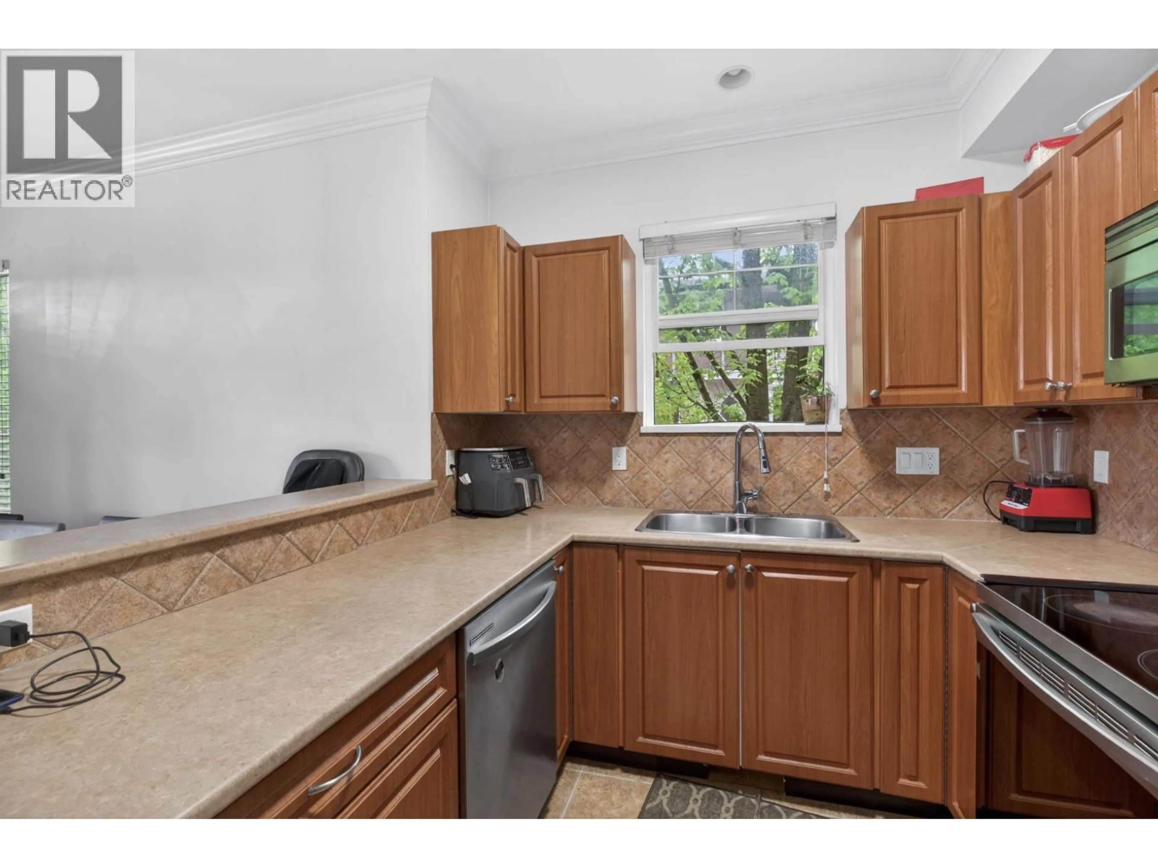 Standard kitchen, unknown for 25 - 1010 EWEN AVENUE, New Westminster British Columbia V3M5C9