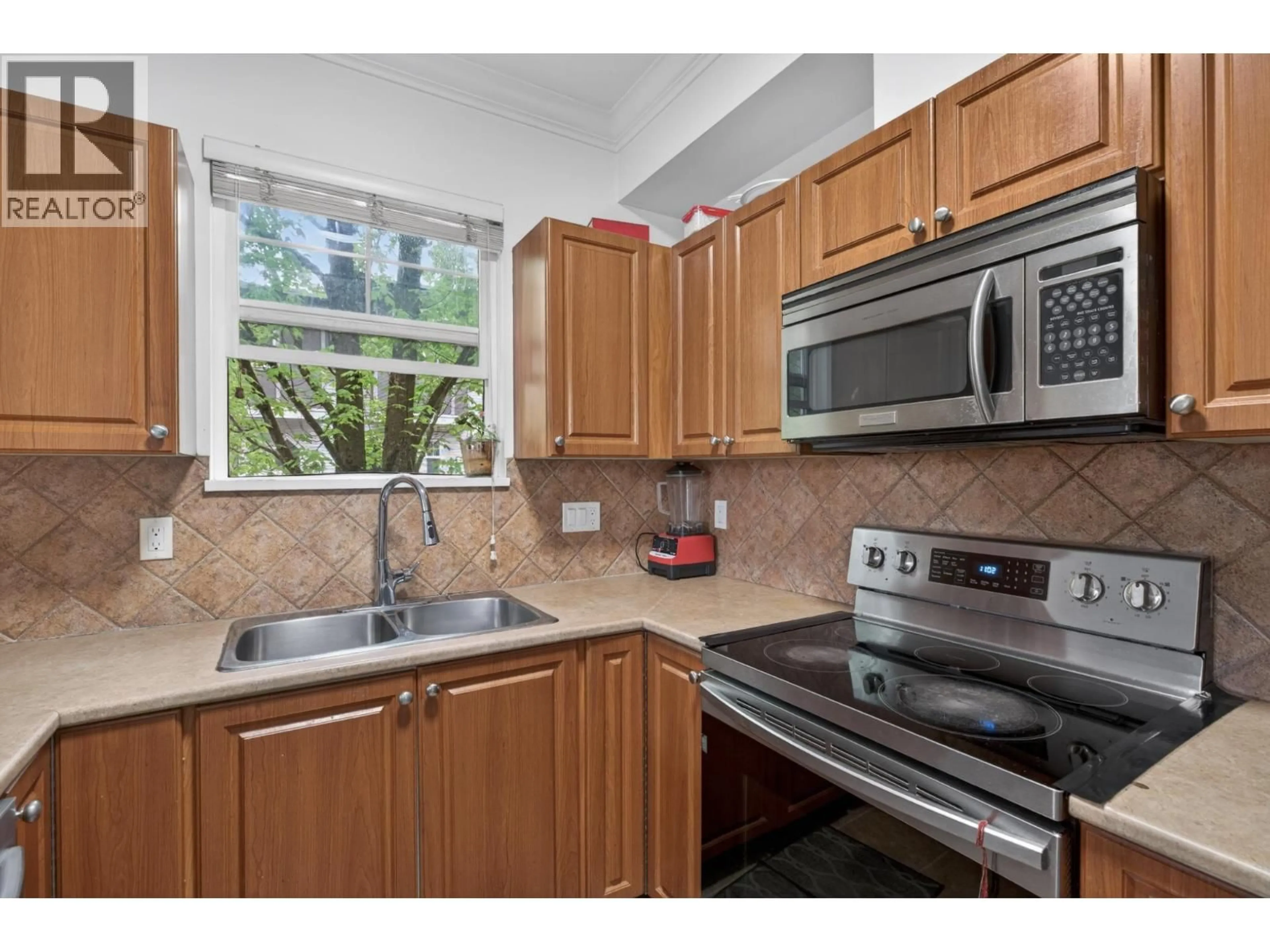 Standard kitchen, unknown for 25 - 1010 EWEN AVENUE, New Westminster British Columbia V3M5C9