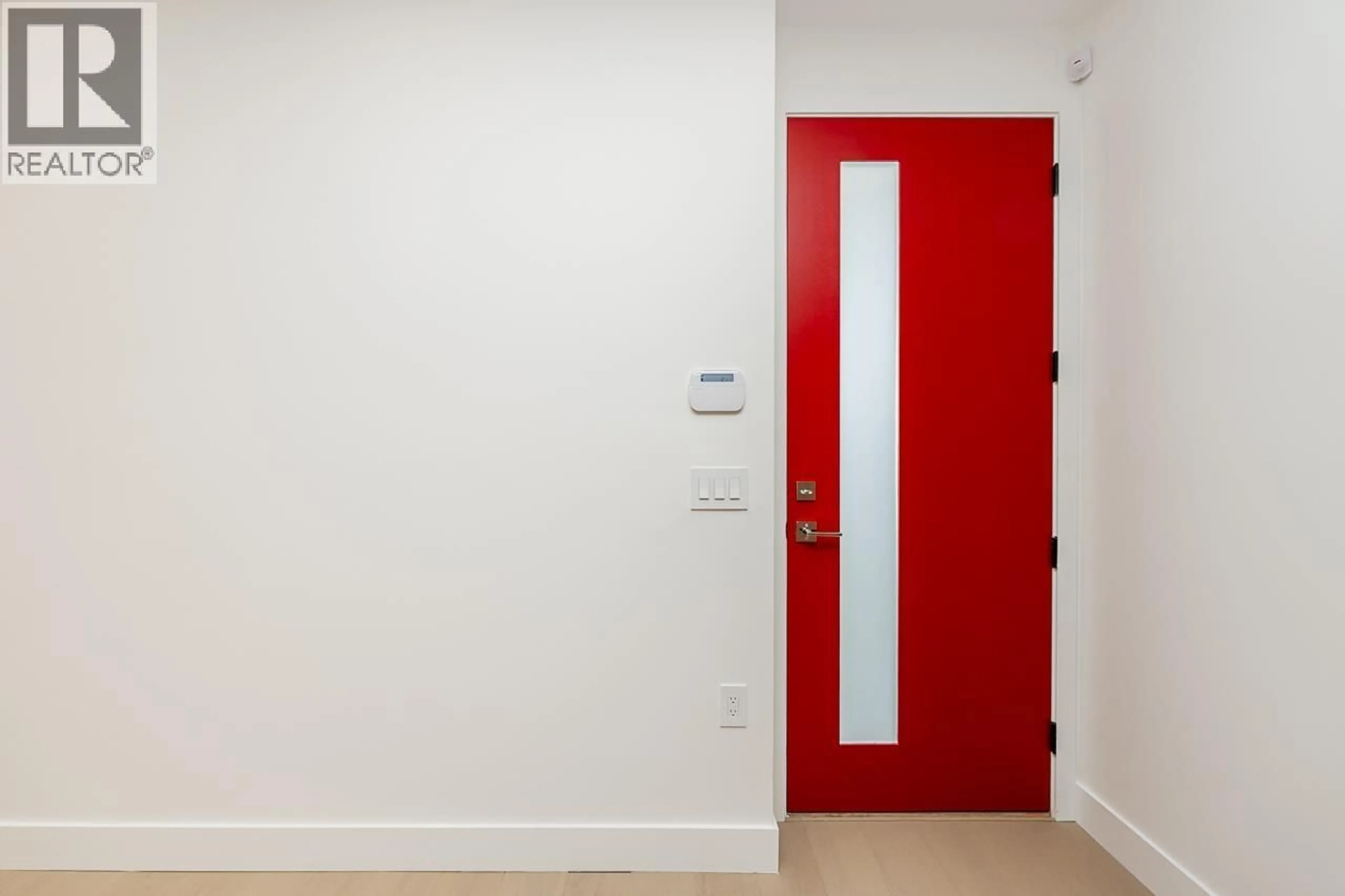 Indoor entryway for 2 - 1845 51ST AVENUE, Vancouver British Columbia V5P1W1