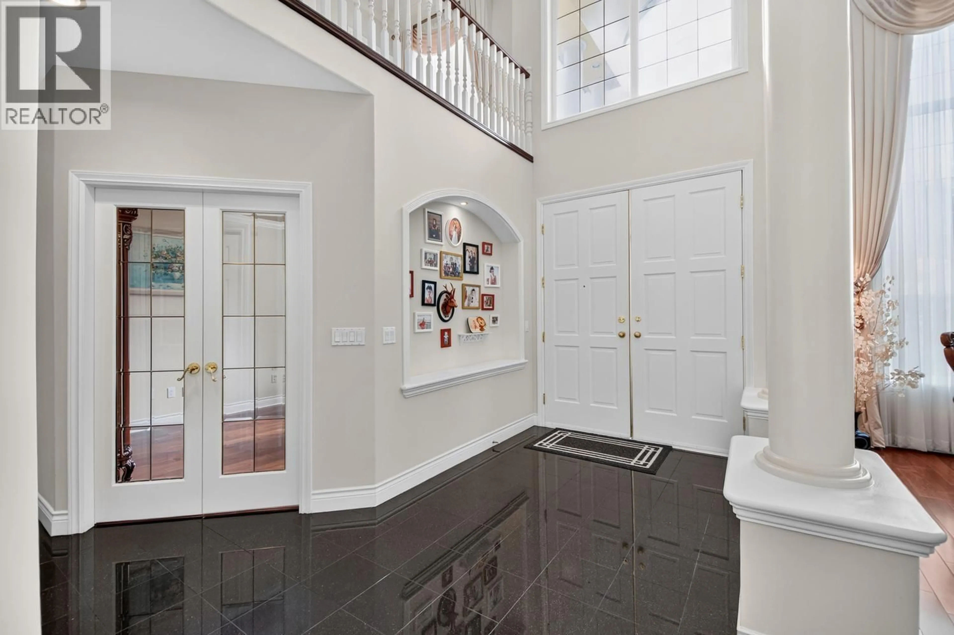 Indoor entryway for 3092 FIRESTONE PLACE, Coquitlam British Columbia V3E3E1