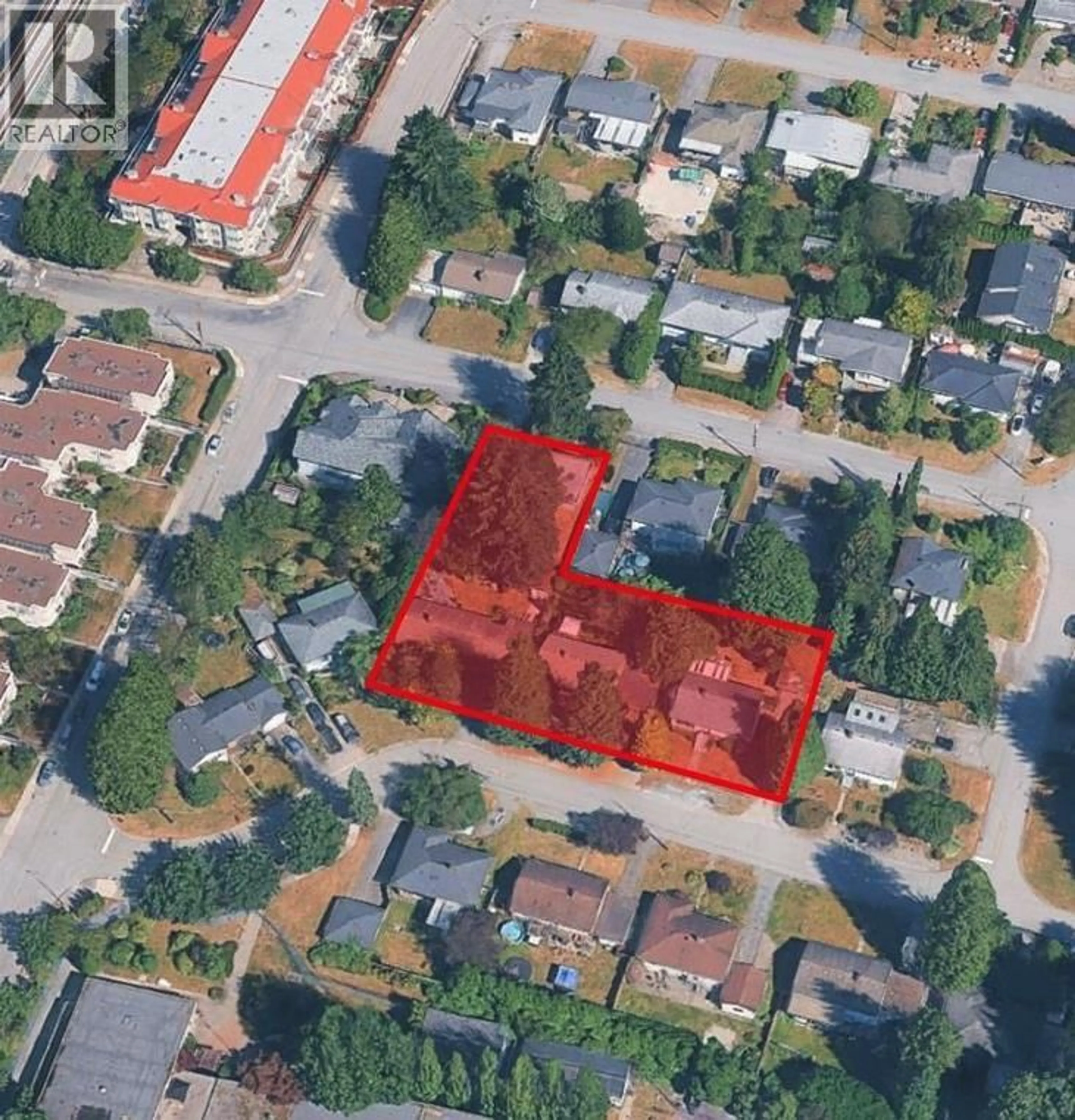 A pic from outside/outdoor area/front of a property/back of a property/a pic from drone, street for 521 BROOKMERE AVENUE, Coquitlam British Columbia V3J1W8