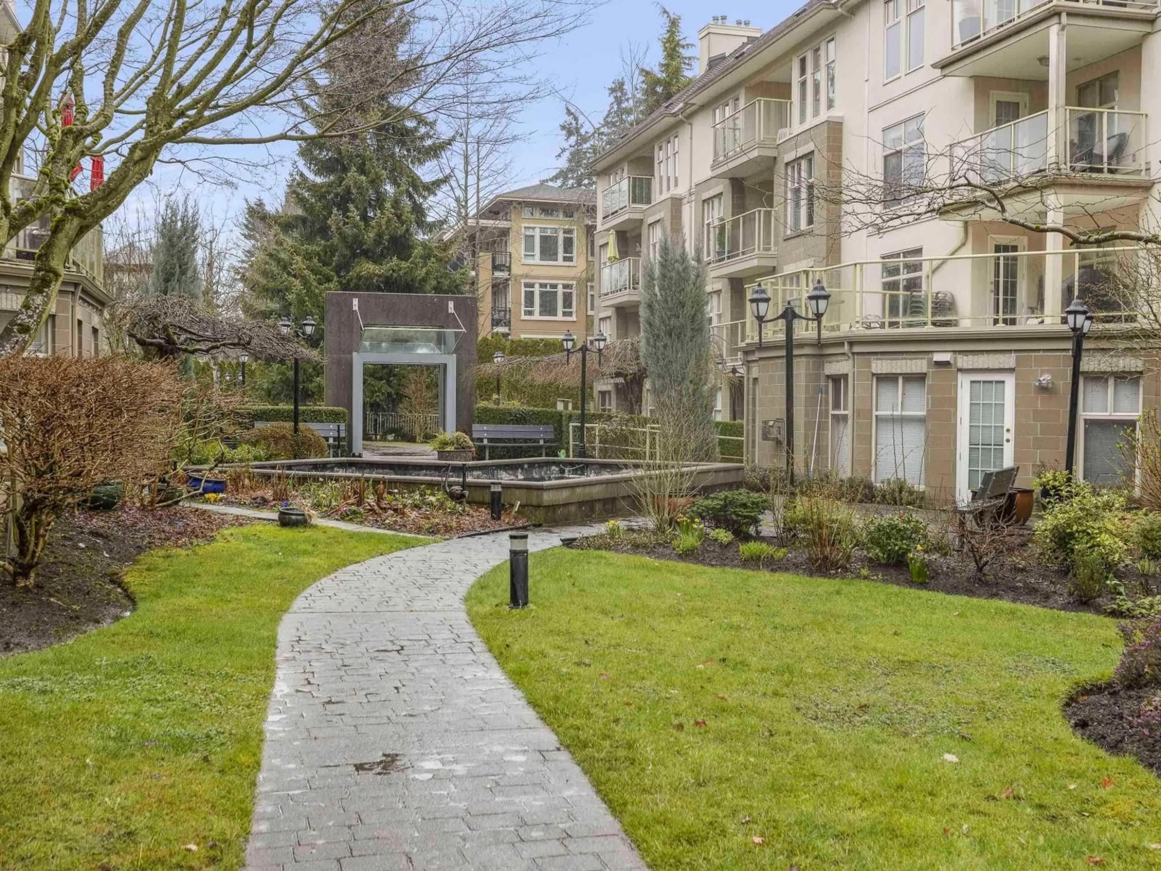 Patio, street for 118 - 15350 19A AVENUE, Surrey British Columbia V4A9W1