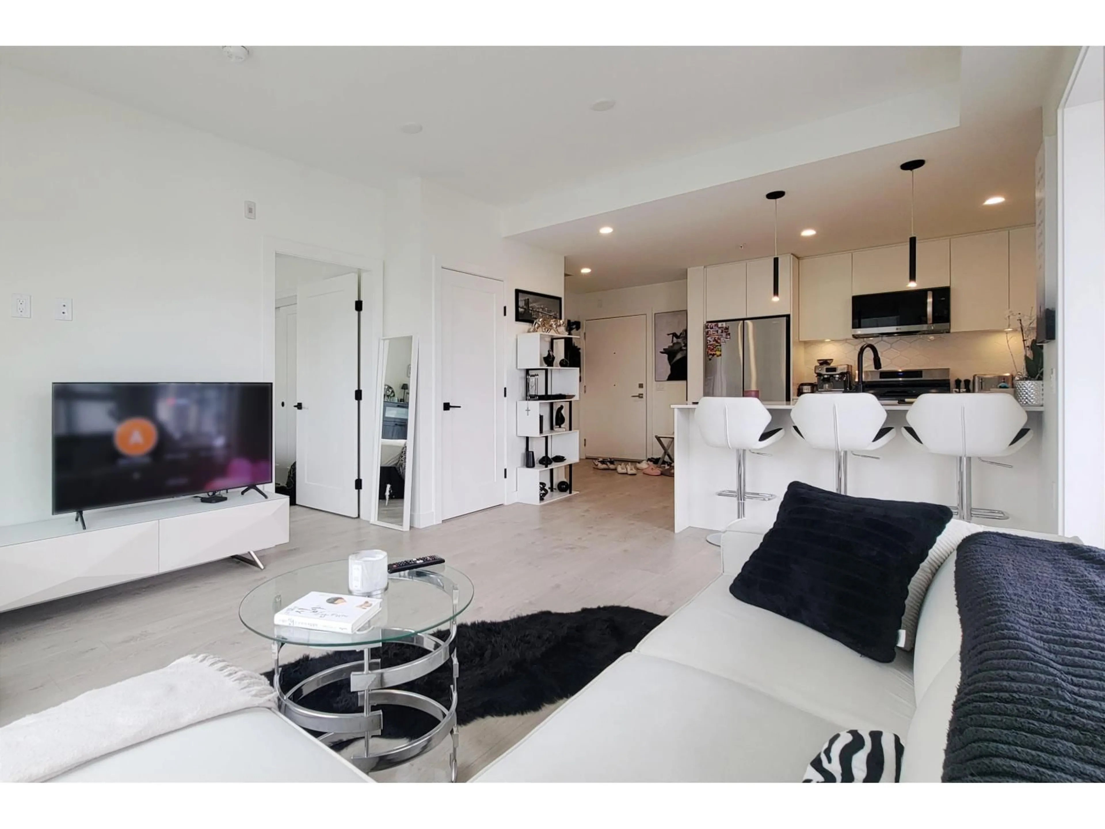 Living room with furniture, unknown for 507 - 8379 201 STREET, Langley British Columbia V2Y3S6