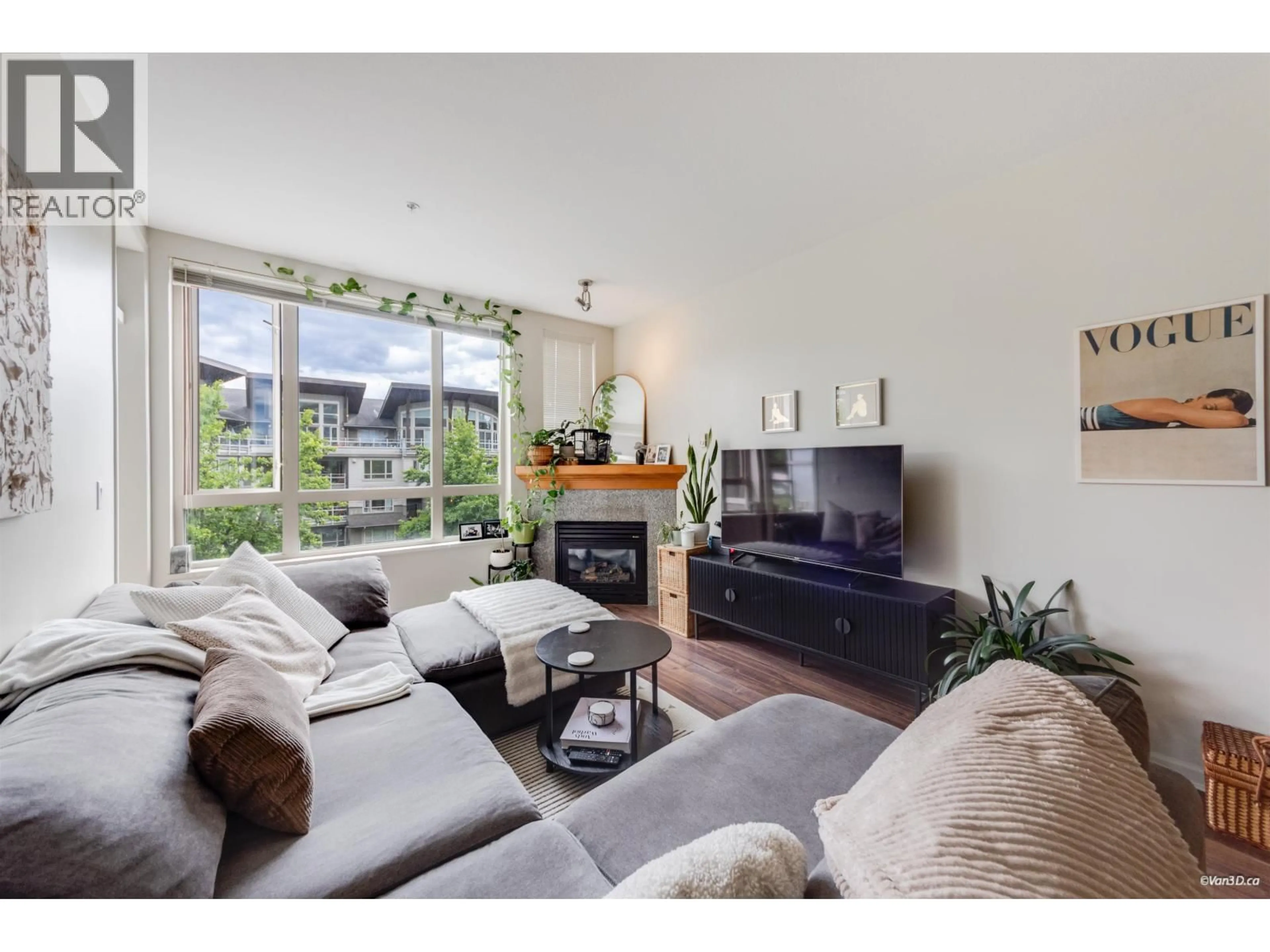 Living room with furniture, unknown for 319 - 580 RAVEN WOODS DRIVE, North Vancouver British Columbia V7R3P4