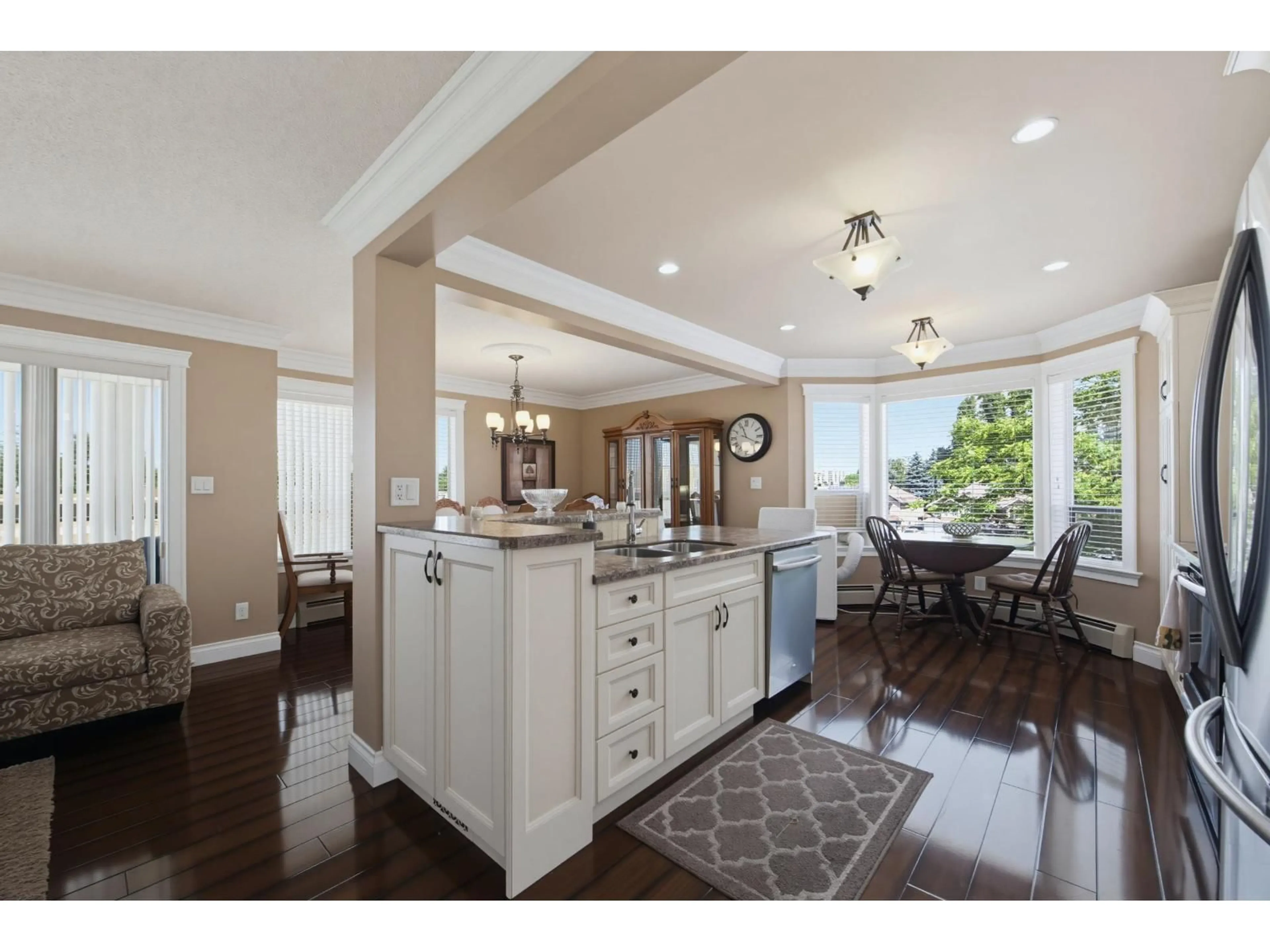 Open concept kitchen, unknown for 312 - 2425 CHURCH STREET, Abbotsford British Columbia V2T3J8