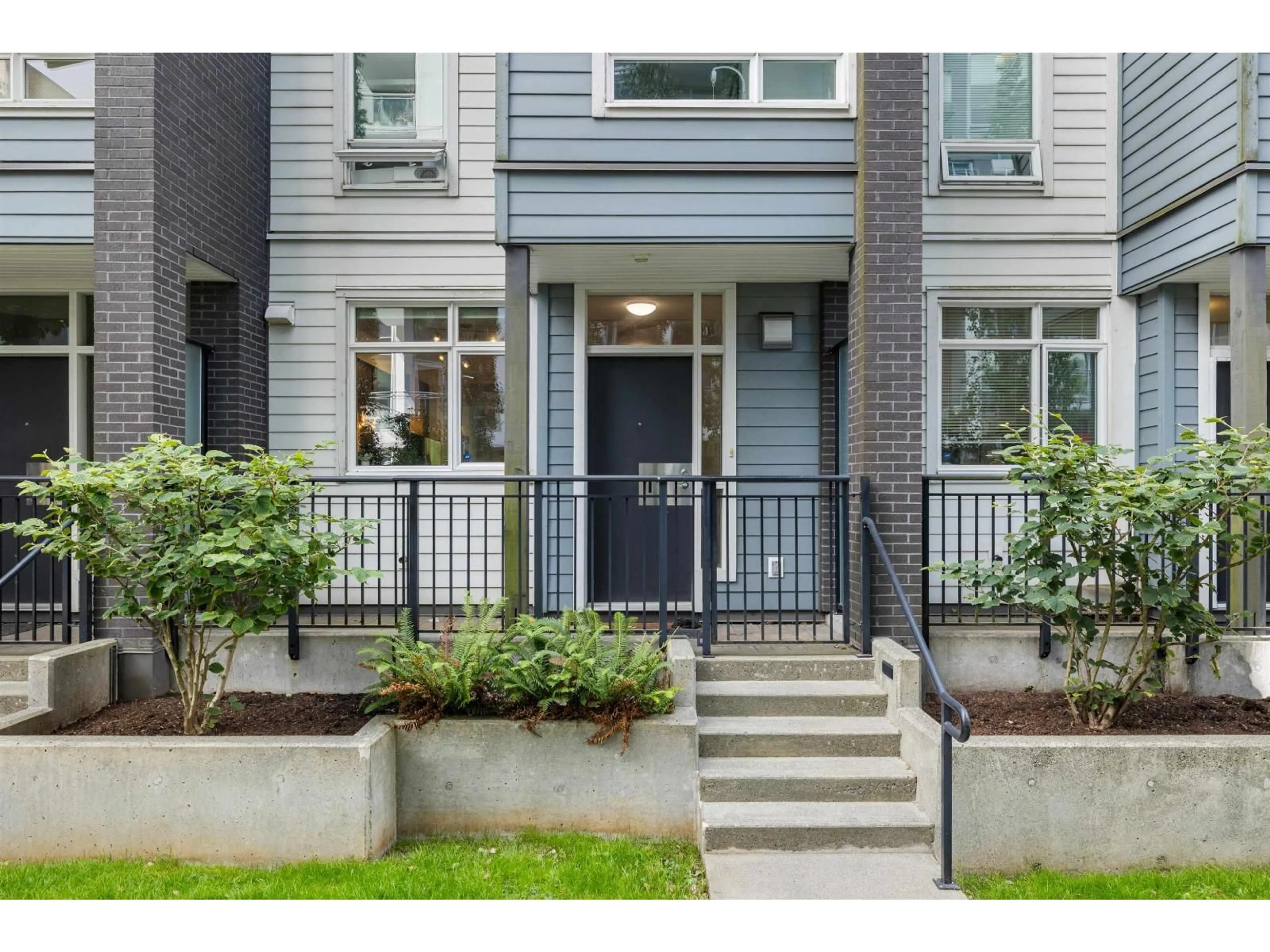 Indoor entryway for TH11 - 10290 133 STREET, Surrey British Columbia V3T3Z1