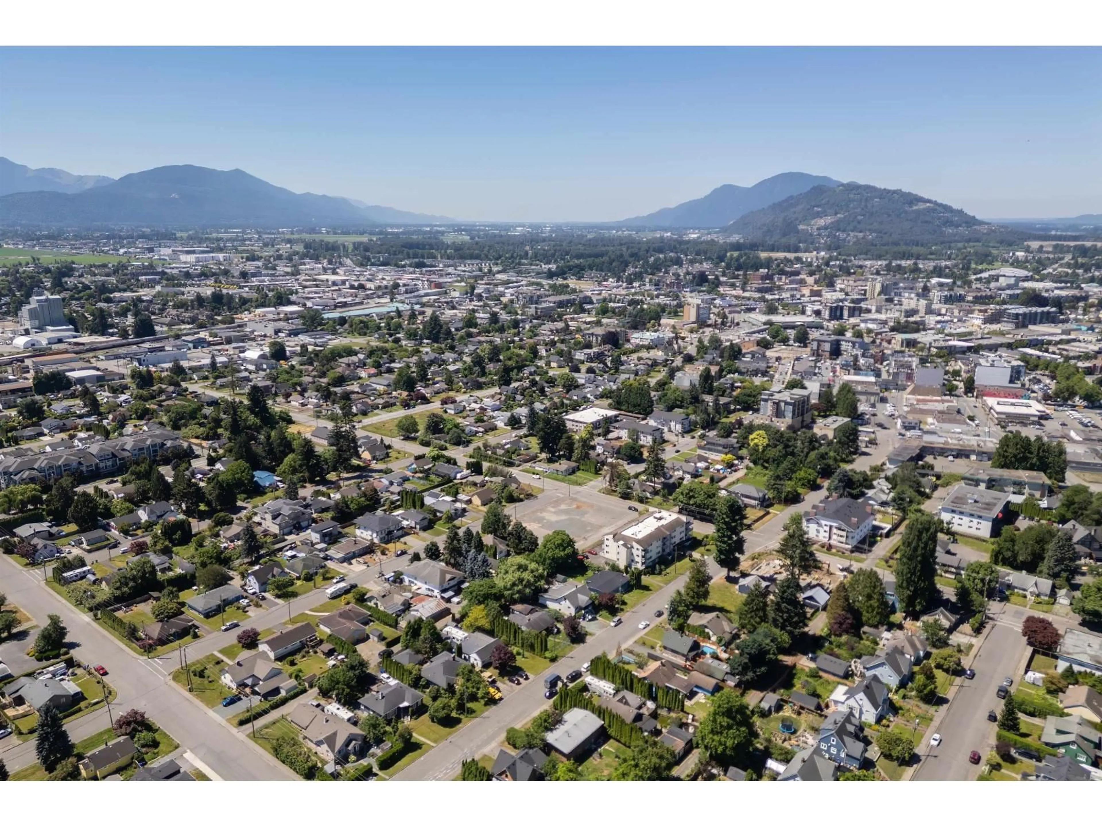 A pic from outside/outdoor area/front of a property/back of a property/a pic from drone, mountain view for 46232 MARGARET AVENUE, Chilliwack British Columbia V2P2G9