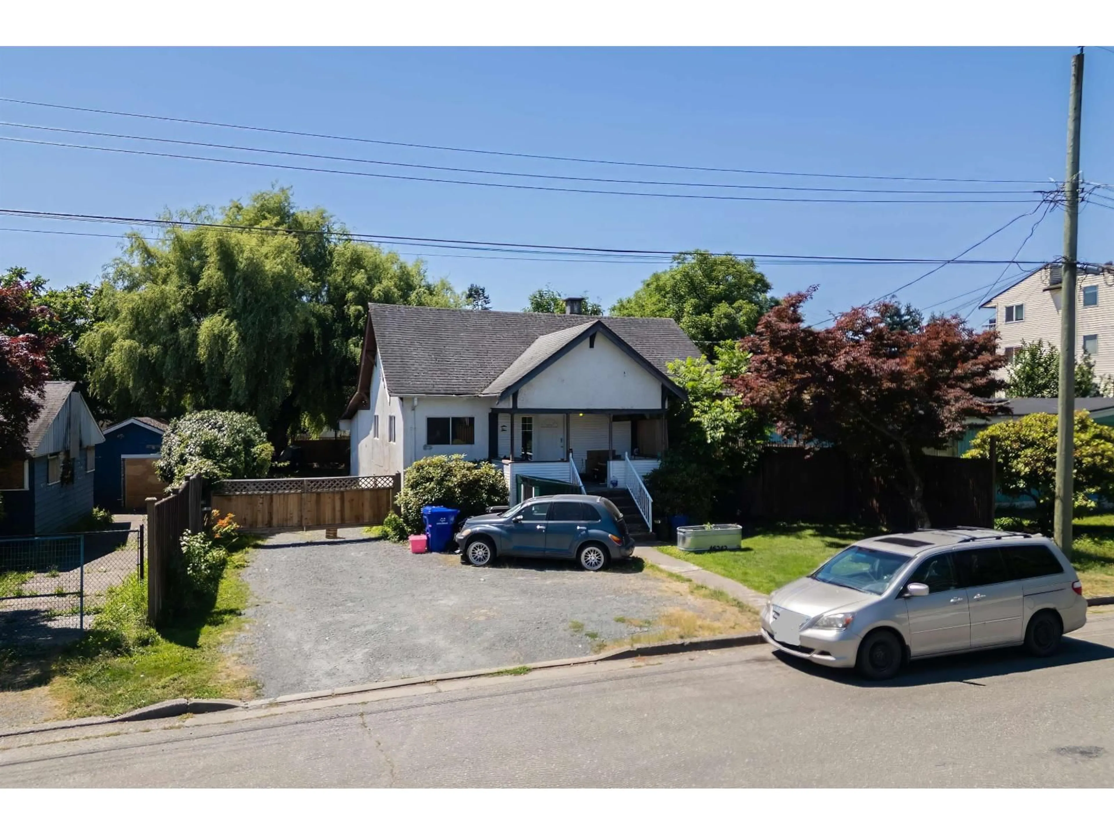 A pic from outside/outdoor area/front of a property/back of a property/a pic from drone, street for 46242 MARGARET AVENUE, Chilliwack British Columbia V2P2G9