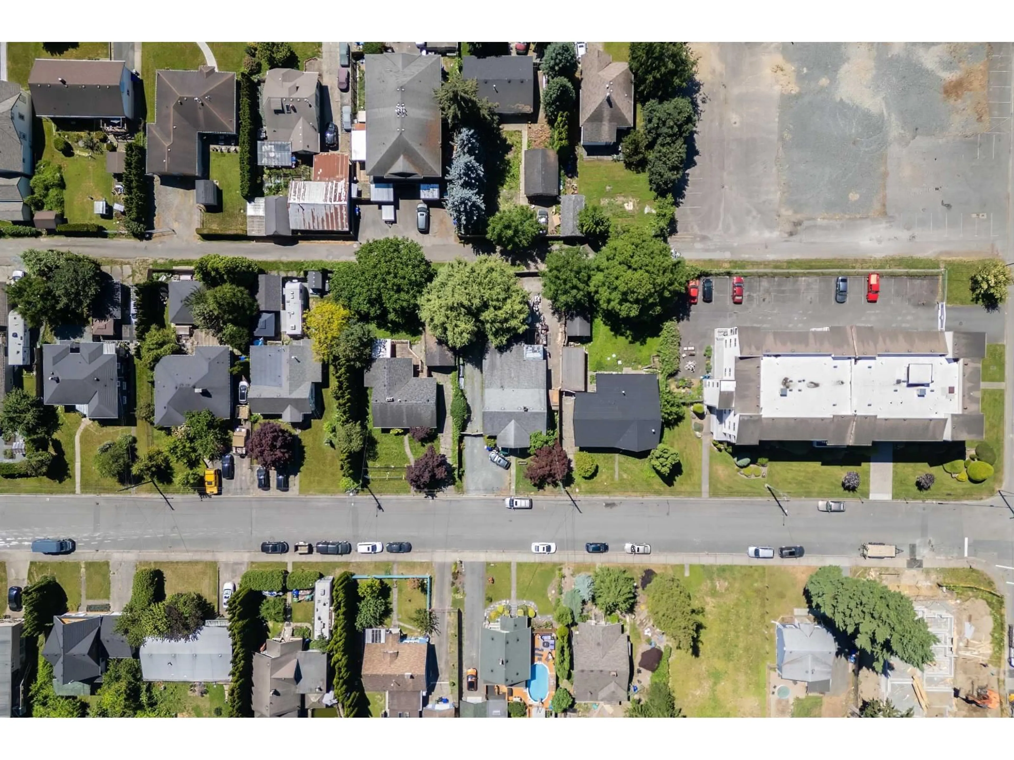 A pic from outside/outdoor area/front of a property/back of a property/a pic from drone, street for 46242 MARGARET AVENUE, Chilliwack British Columbia V2P2G9
