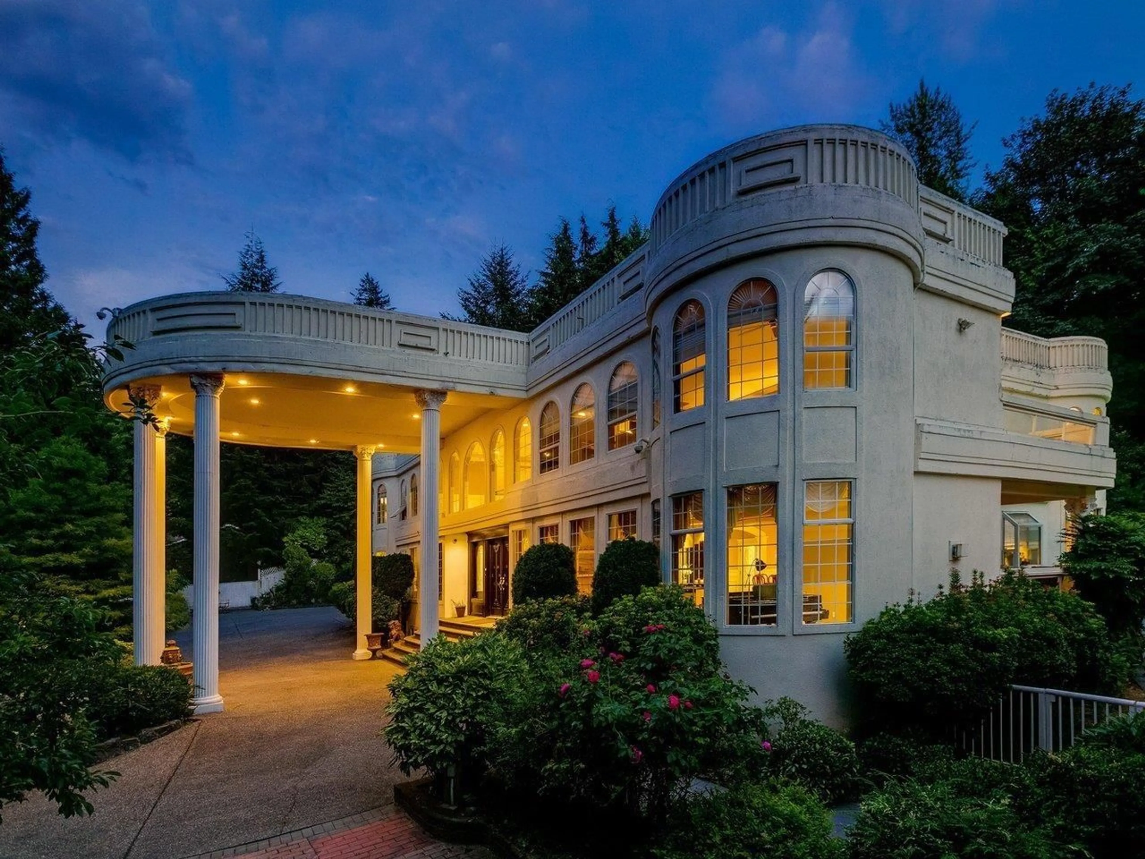 Indoor foyer for 13828 CRESCENT ROAD, Surrey British Columbia V4P1K8