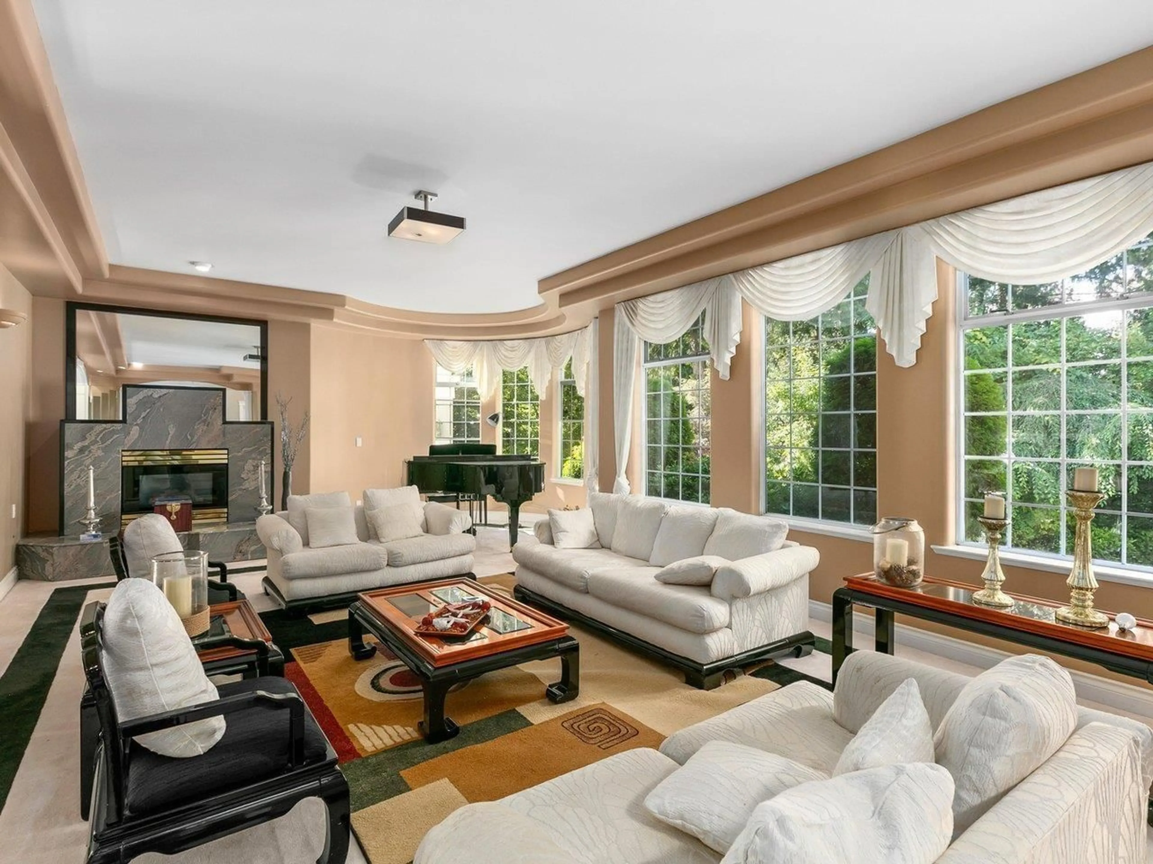 Living room with furniture, unknown for 13828 CRESCENT ROAD, Surrey British Columbia V4P1K8