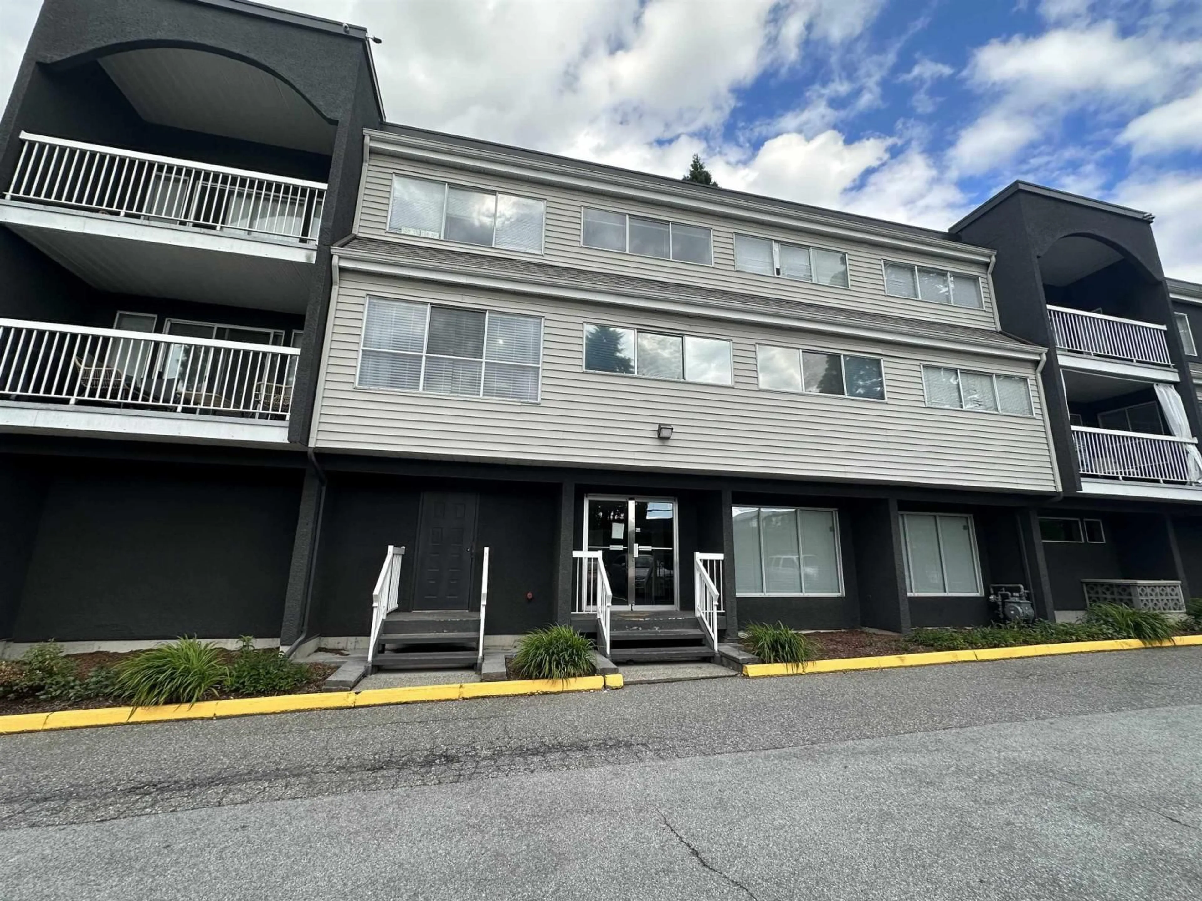 Unknown for 305 - 5664 200 STREET, Langley British Columbia V3A1M8